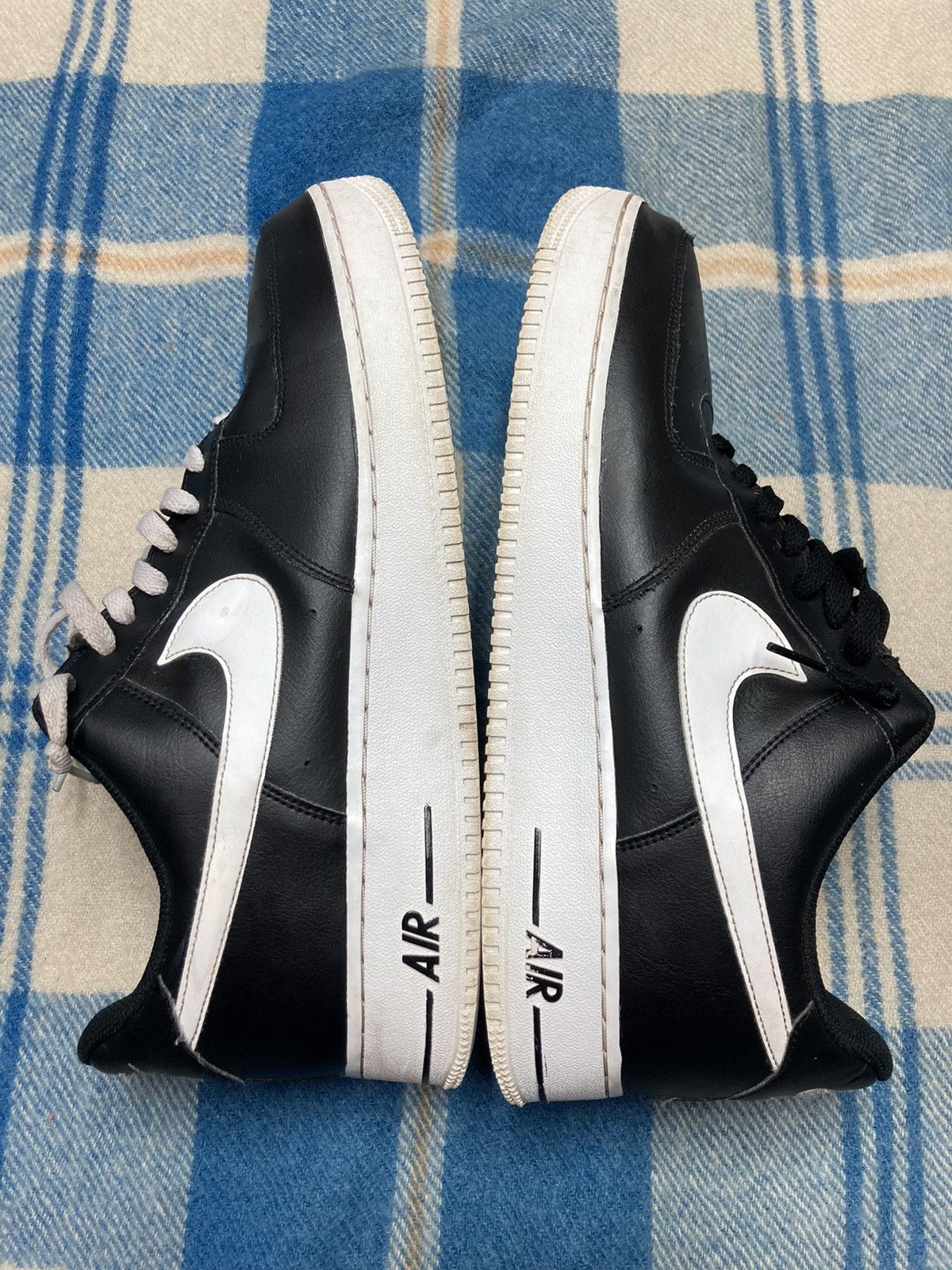 Nike 2019 Air Force 1 low black w/ white swoosh CJ0952 - 001 13 Size US 13 / EU 46 - 5 Thumbnail