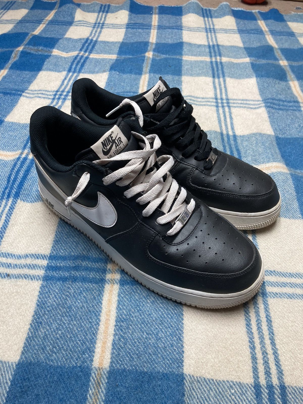 Nike 2019 Air Force 1 low black w/ white swoosh CJ0952 - 001 13 Size US 13 / EU 46 - 1 Thumbnail