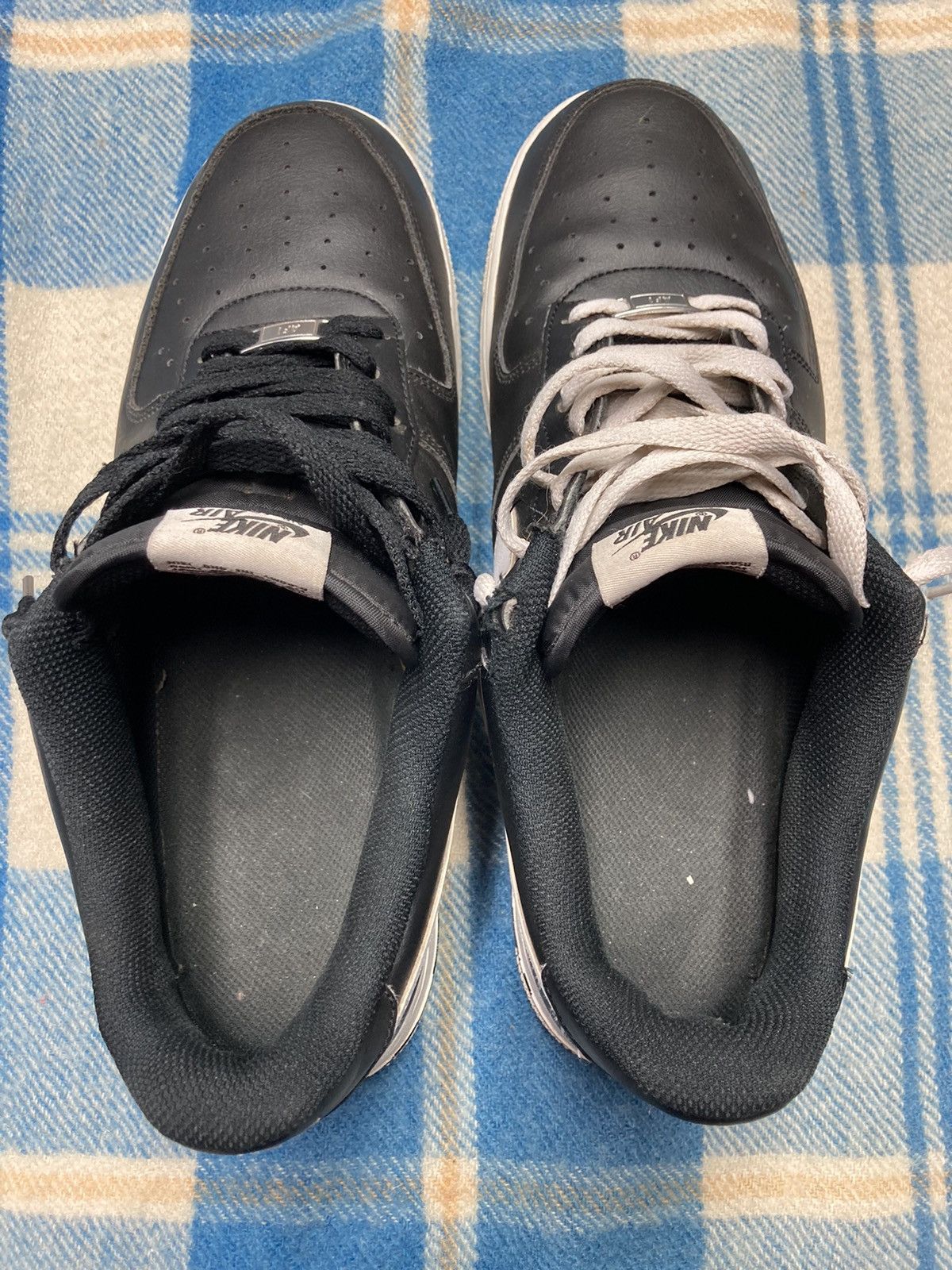 Nike 2019 Air Force 1 low black w/ white swoosh CJ0952 - 001 13 Size US 13 / EU 46 - 11 Thumbnail