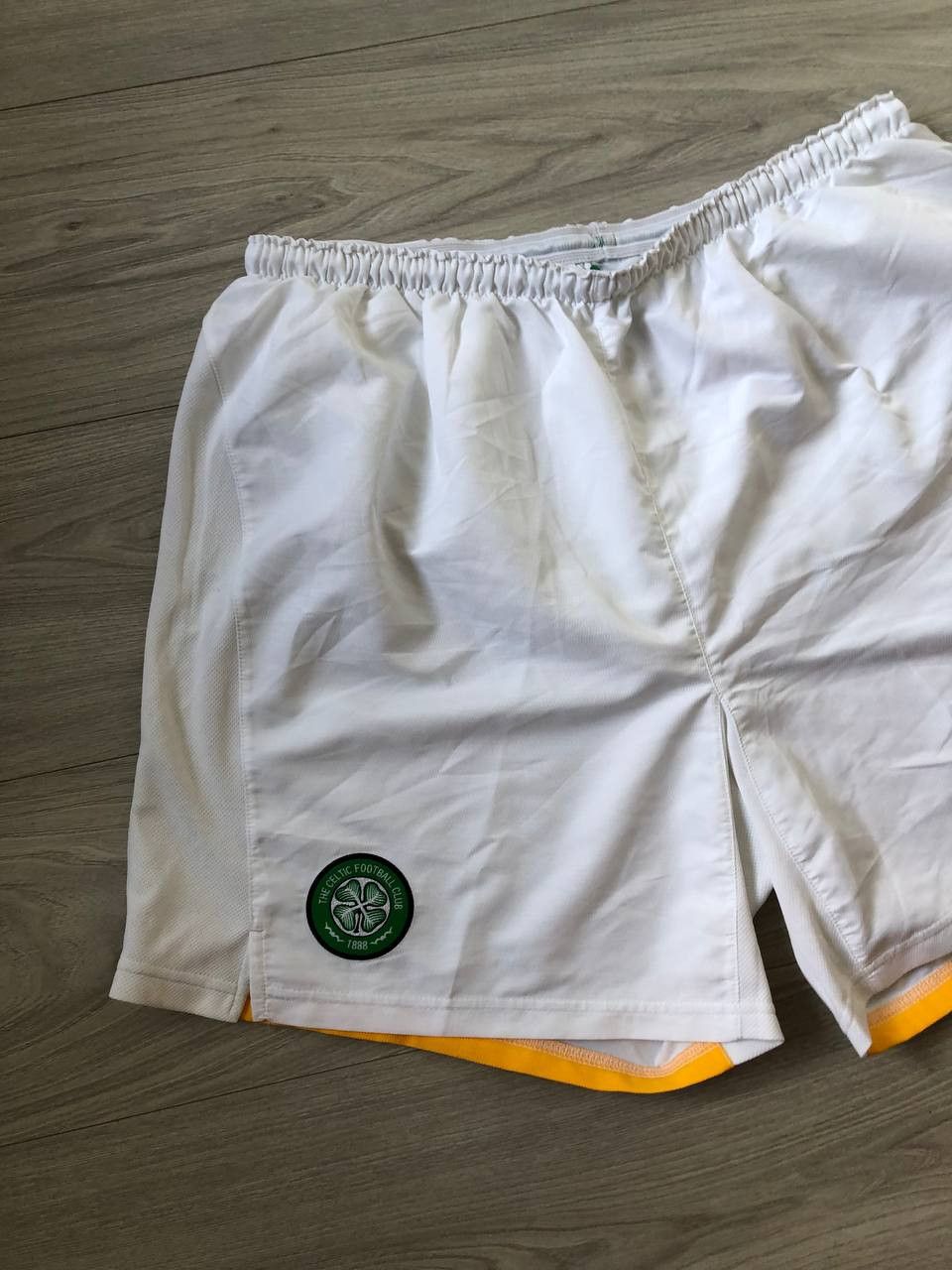 Nike CELTIC FOOTBALL SOCCER SHORTS NIKE Size US 38 / EU 54 - 3 Thumbnail