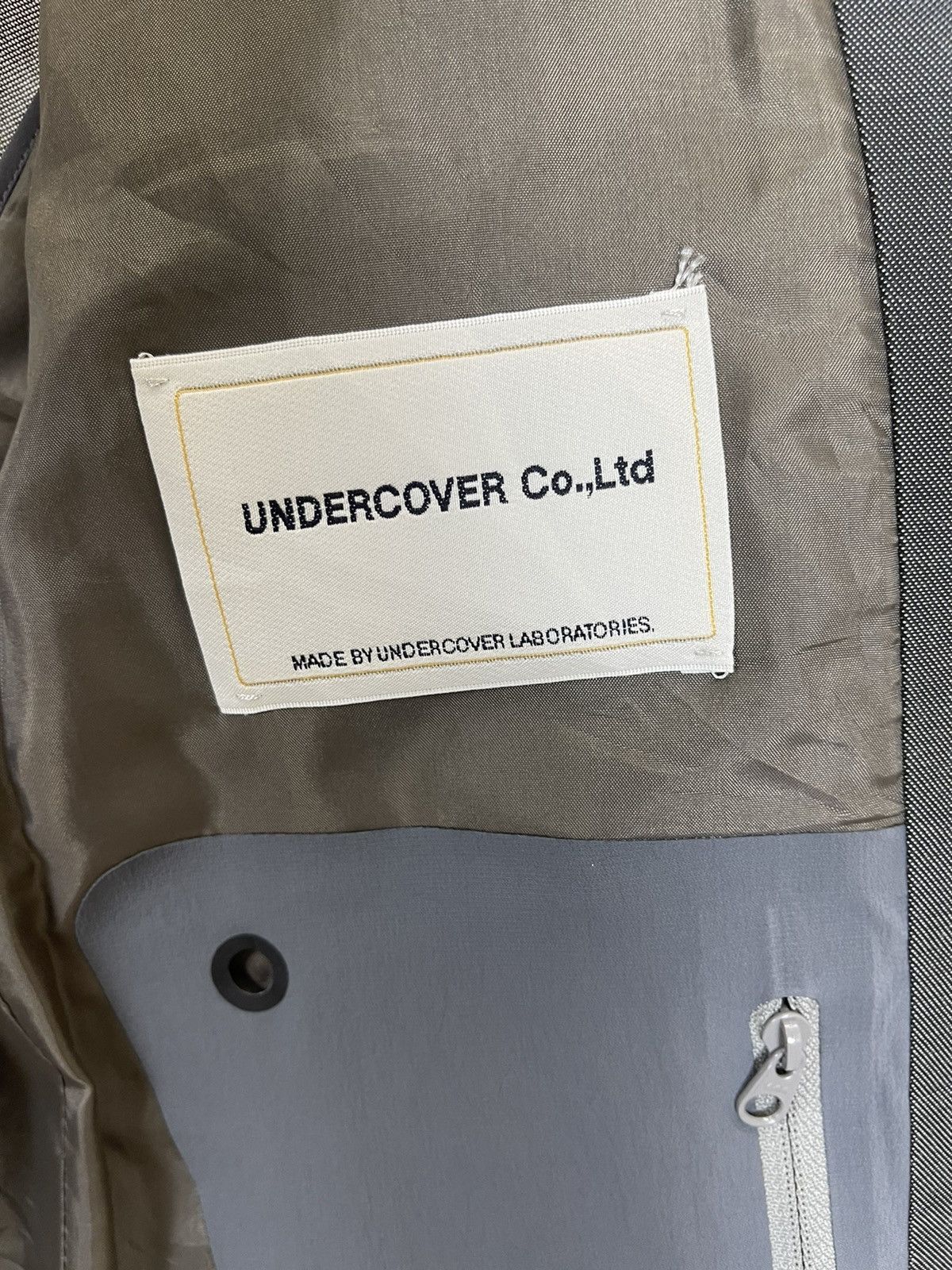 Undercover RUNWAY SS11 UNDERMAN by JUN TAKAHASHI FICTIONAL HERO Size US M / EU 48-50 / 2 - 8 Thumbnail