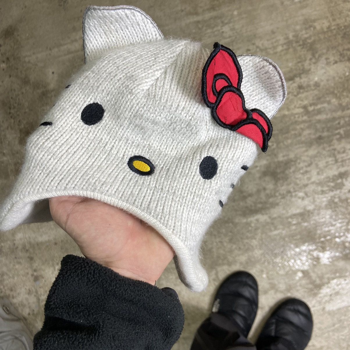 Anime HELLO KITTY Y2K RARE KNITTED HAT WITH EARS FLAPS - № 4051 Size ONE SIZE - 3 Thumbnail