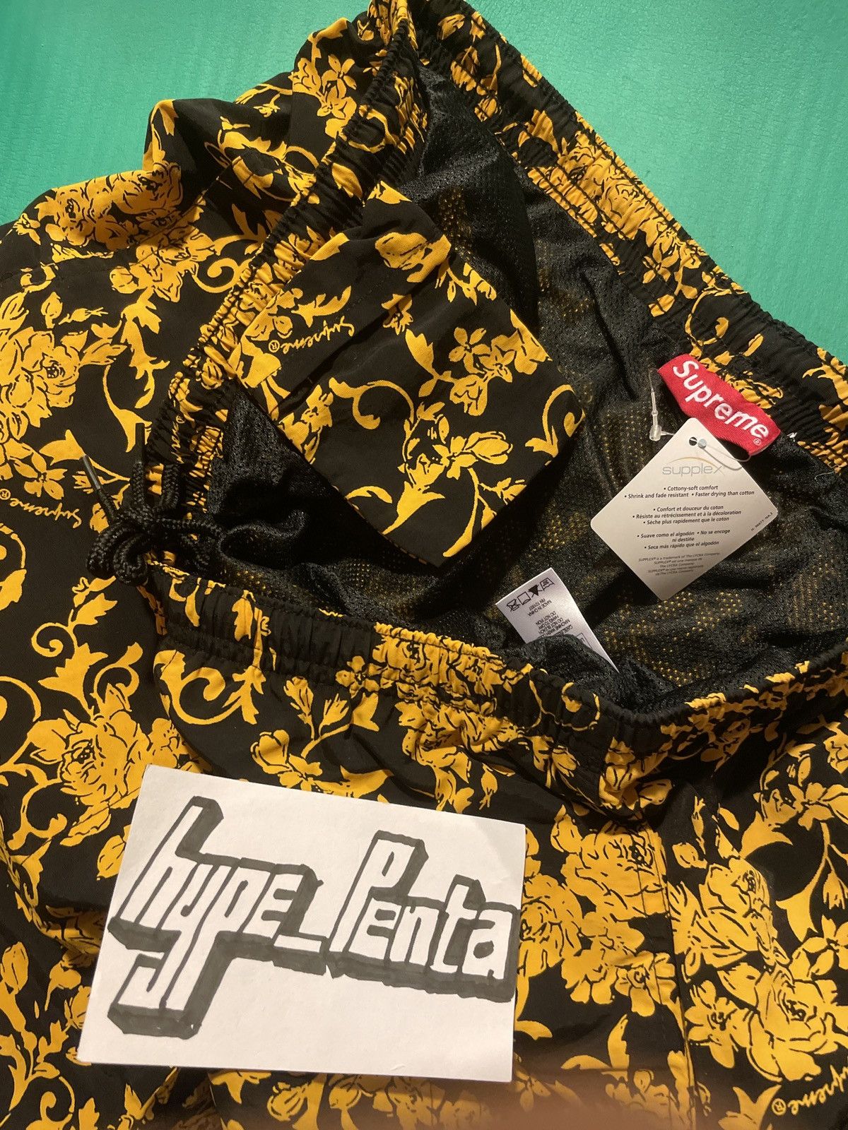 Supreme Nylon Water Short Black Floral（Supreme Nylon Water