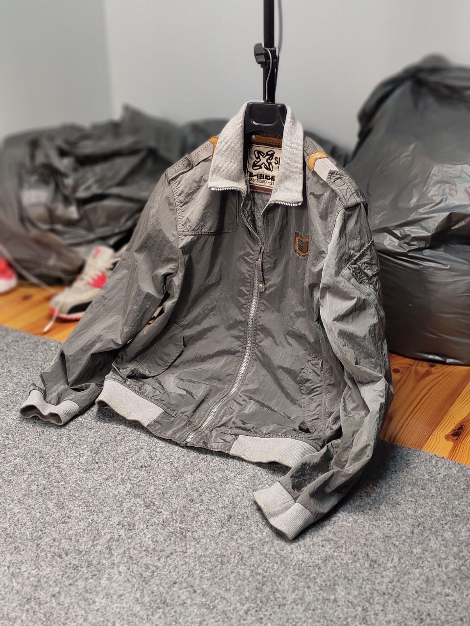 Energie Vintage 90's Sixty Energie Nylon Gray Light Bomber Jacket Size US L / EU 52-54 / 3 - 24 Thumbnail