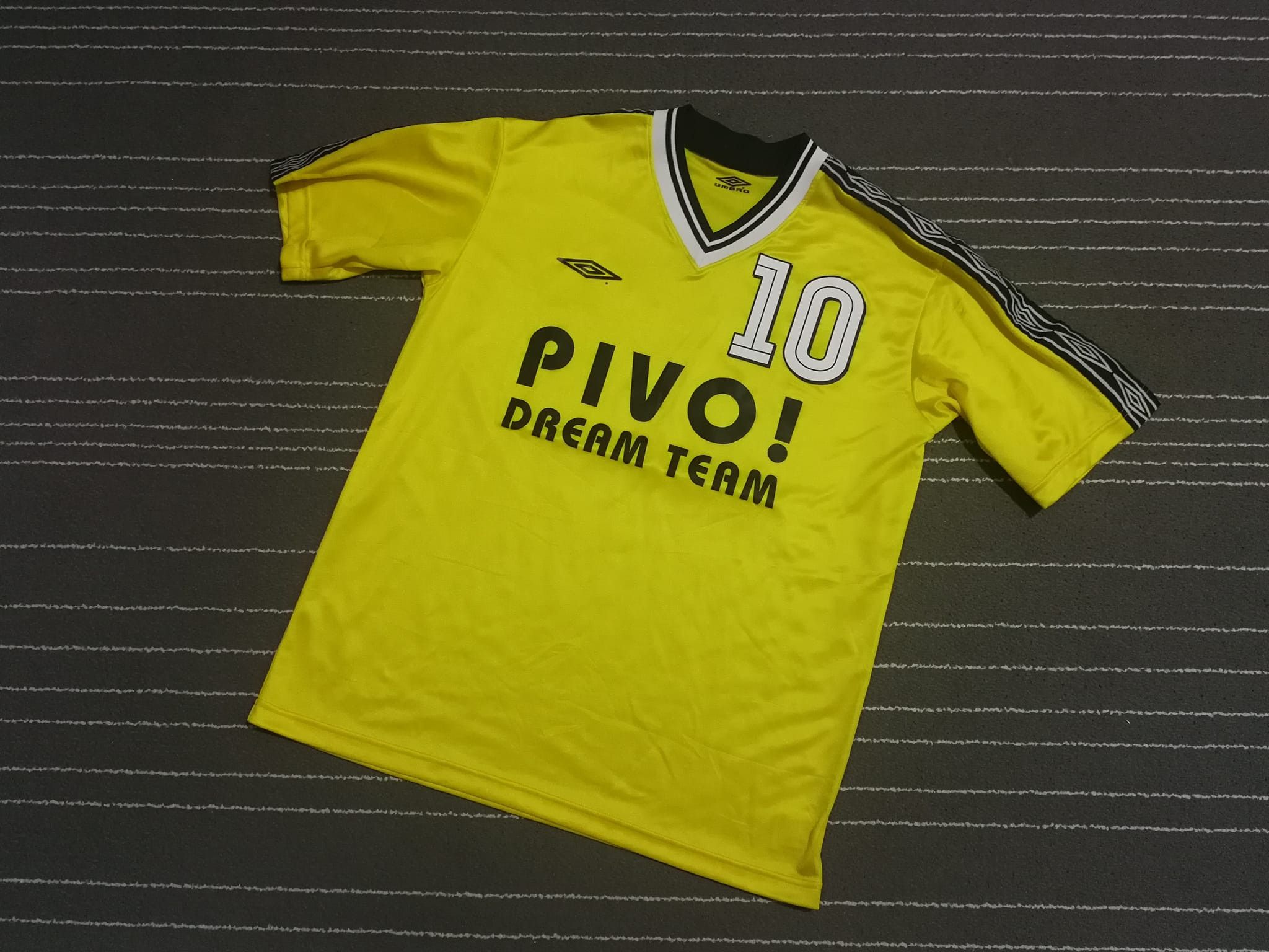 UMBRO 10 X PIVO DREAM TEAM L