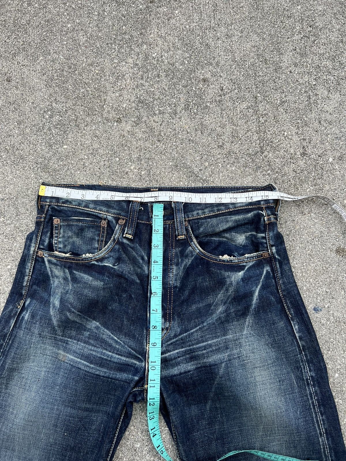 Levi's Vintage Clothing VTG 2005 LVC Levi’s 501 XX Trashed Look Denim Selvedge Jeans Size US 31 - 2 Thumbnail