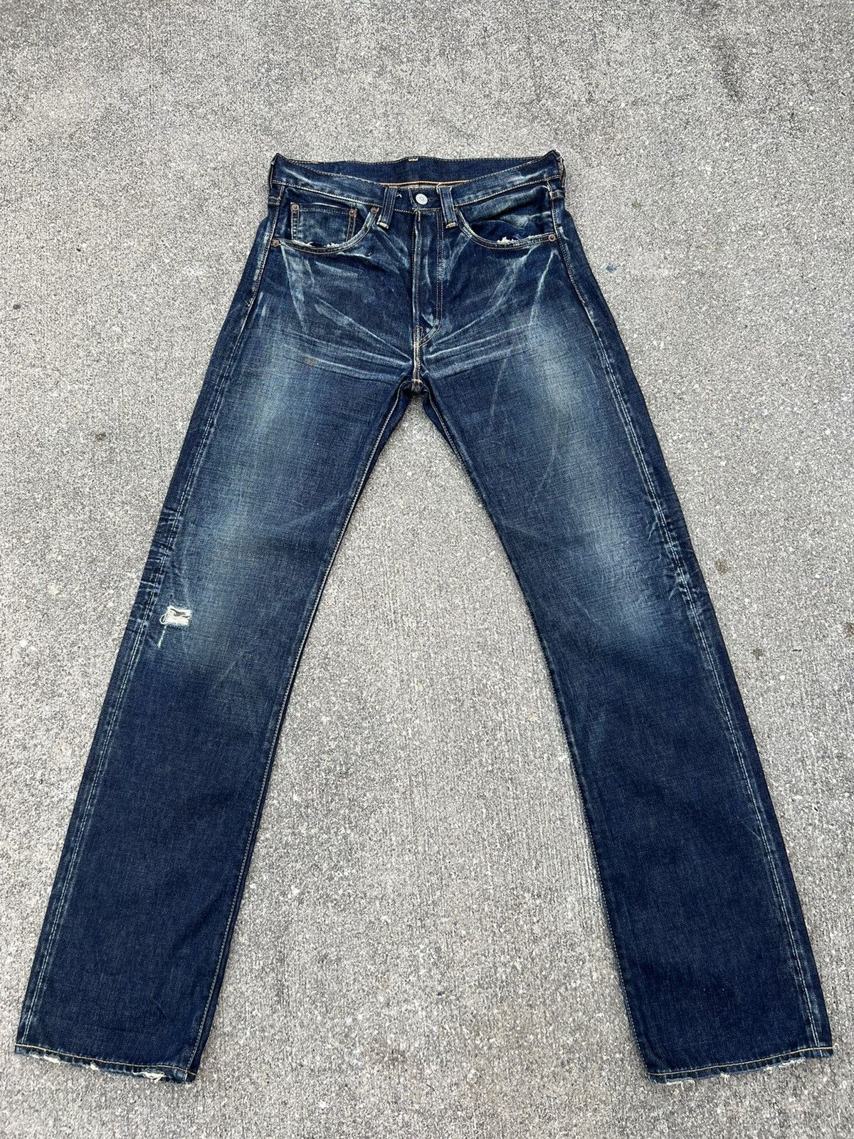 Levi's Vintage Clothing VTG 2005 LVC Levi’s 501 XX Trashed Look Denim Selvedge Jeans Size US 31 - 1 Thumbnail
