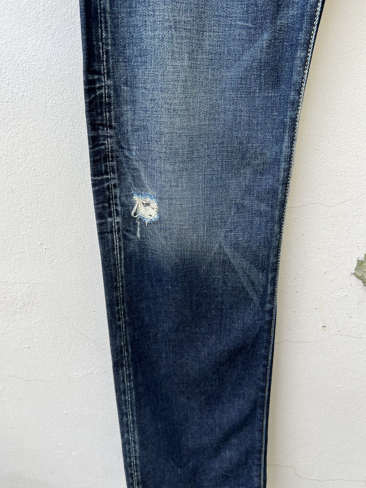 Levi's Vintage Clothing VTG 2005 LVC Levi’s 501 XX Trashed Look Denim Selvedge Jeans Size US 31 - 9 Thumbnail