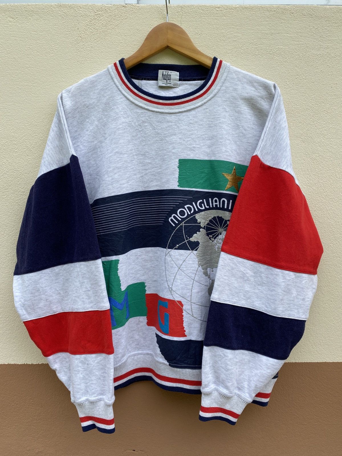 Vintage Vintage Sweatshirt Nice Design By MODIGLIANI WORLD Size L Size US L / EU 52-54 / 3 - 1 Thumbnail
