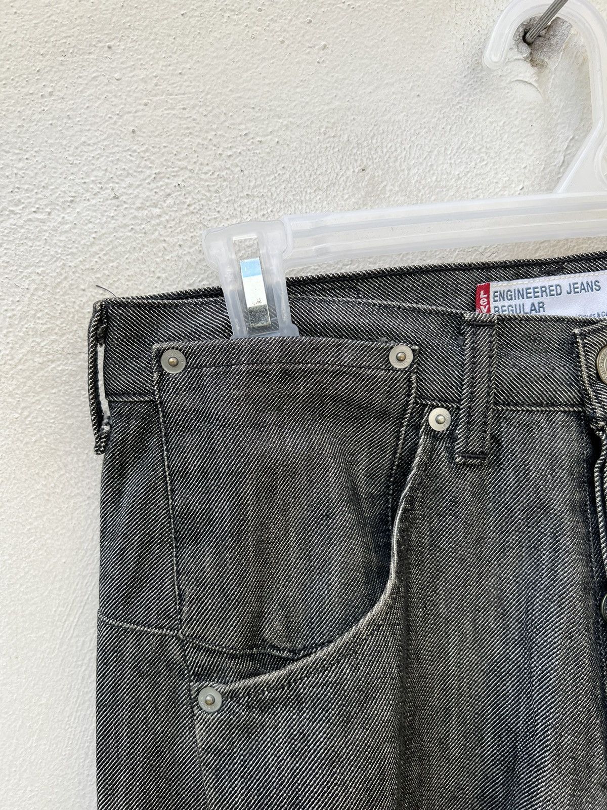 Levi's Vintage 2000s Levi’s Engineered Sun Faded Grey Jeans Size US 30 / EU 46 - 9 Thumbnail