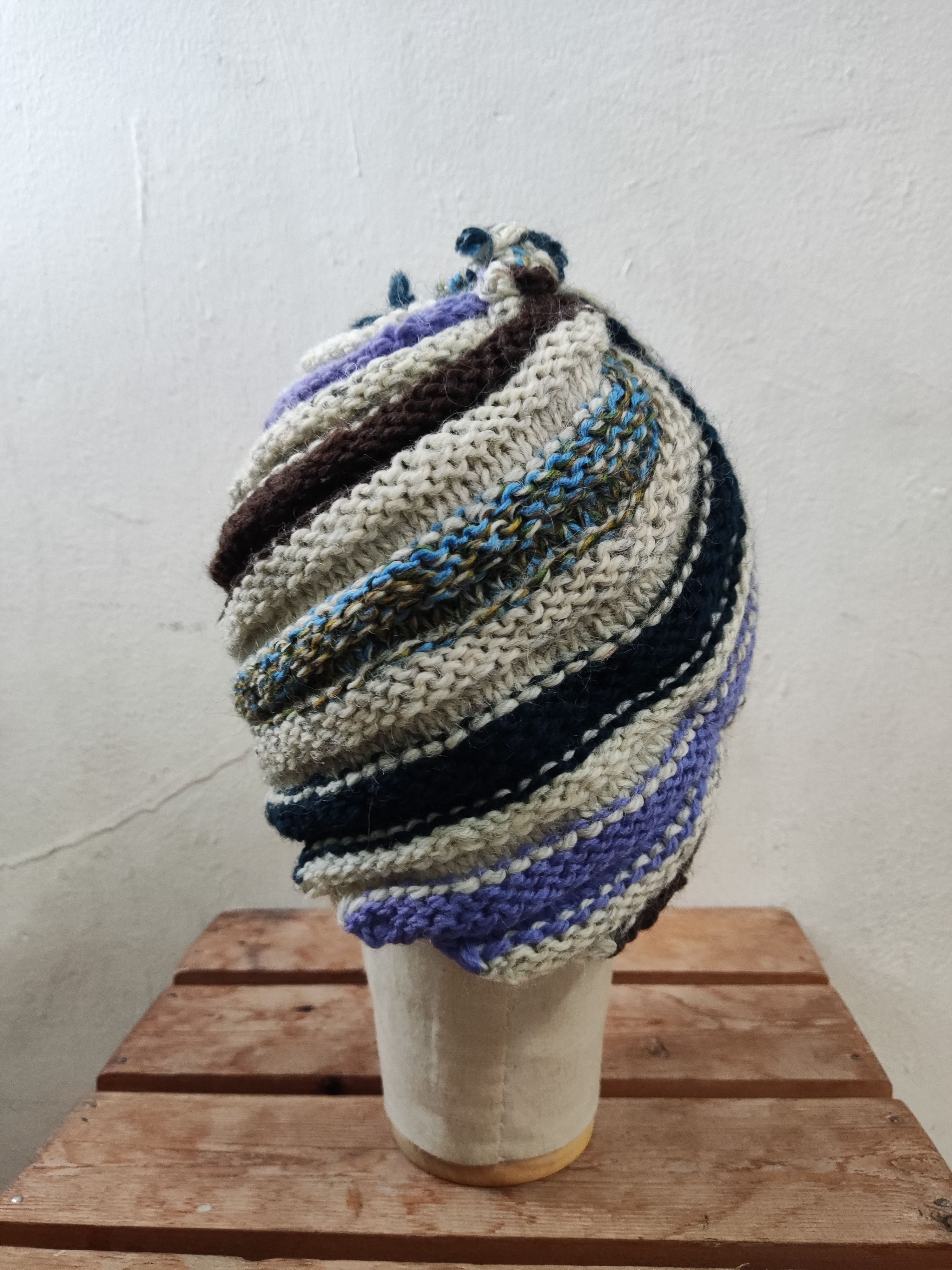 Japanese Brand Japanese Multicolor Twisted Striped Beanie Hat Size ONE SIZE - 6 Thumbnail