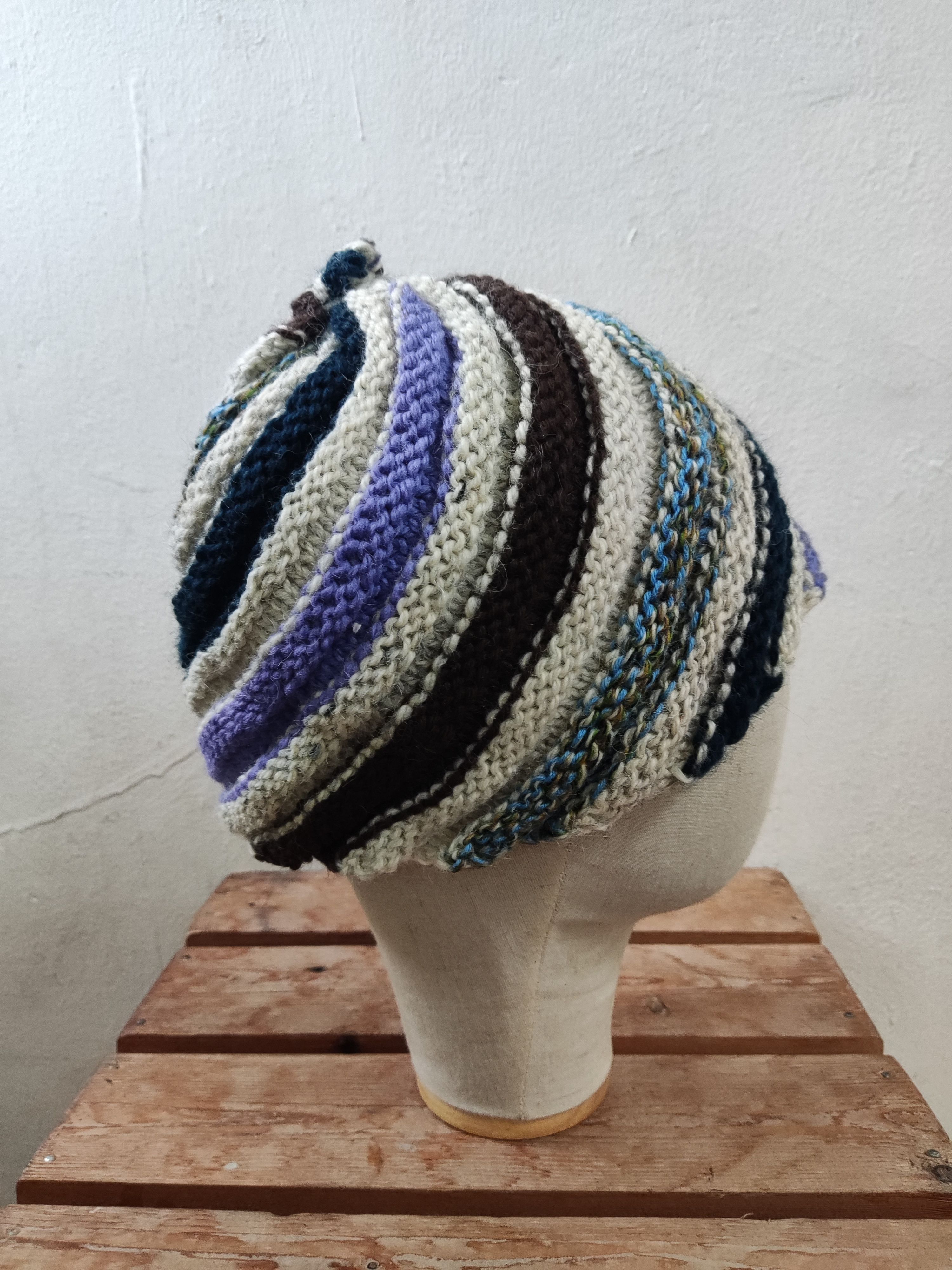 Japanese Brand Japanese Multicolor Twisted Striped Beanie Hat Size ONE SIZE - 3 Thumbnail