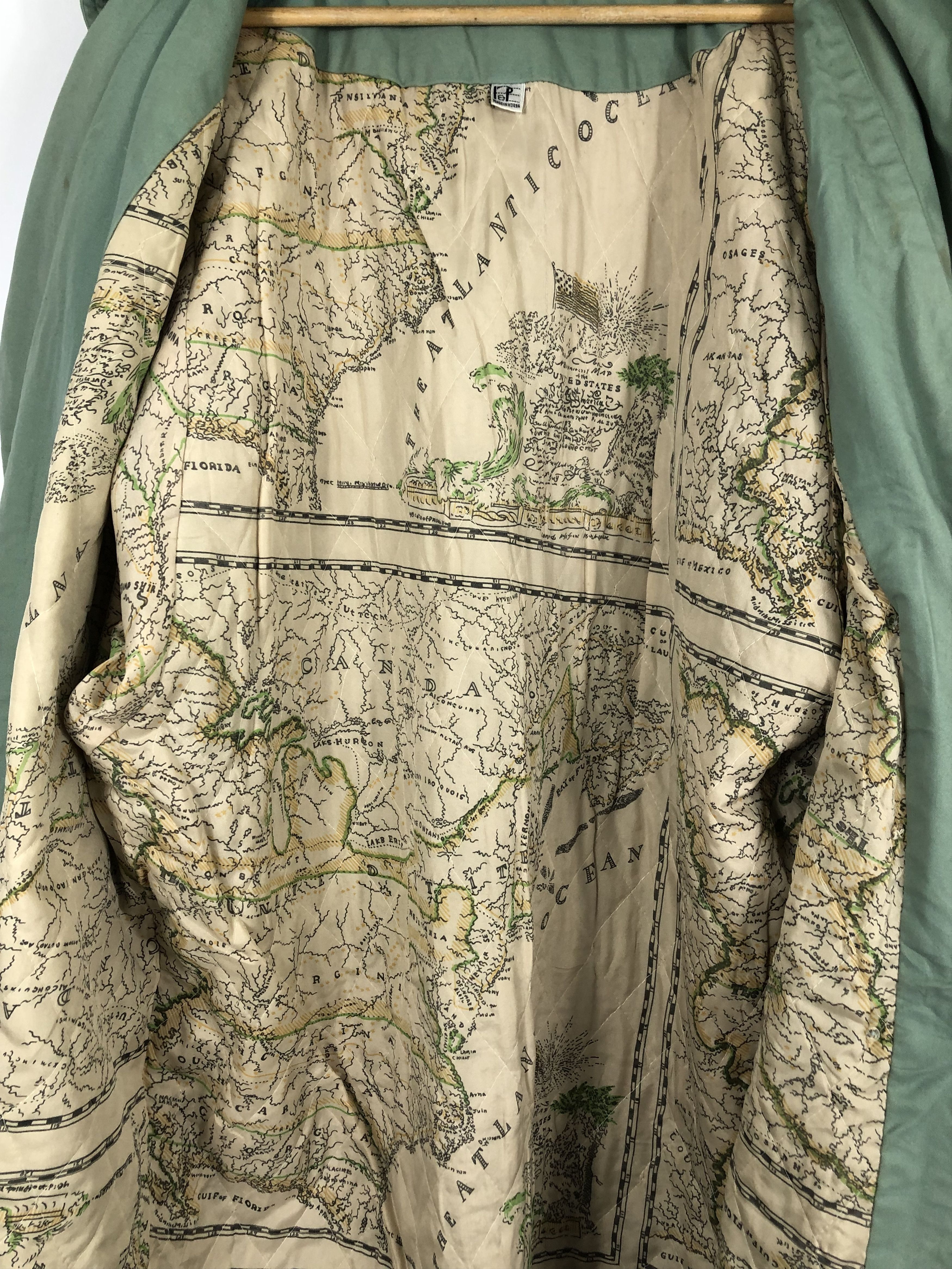 Vintage Vintage 90s World Map Style Jacket Parka J0451 Size US L / EU 52-54 / 3 - 11 Thumbnail