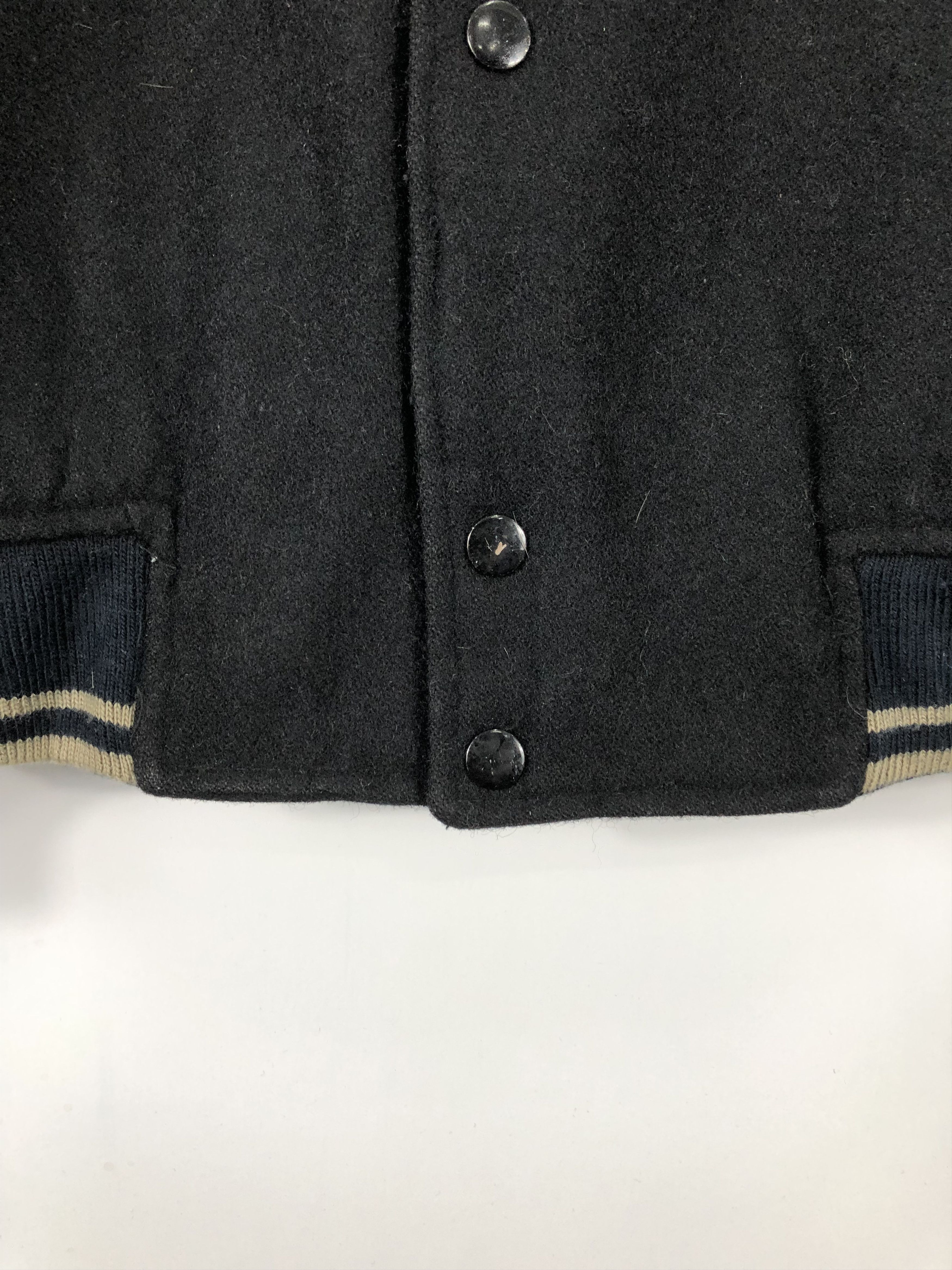 Vintage Vintage 80s Embroidered Varsity Jacket Leather V0235 Size US L / EU 52-54 / 3 - 8 Thumbnail