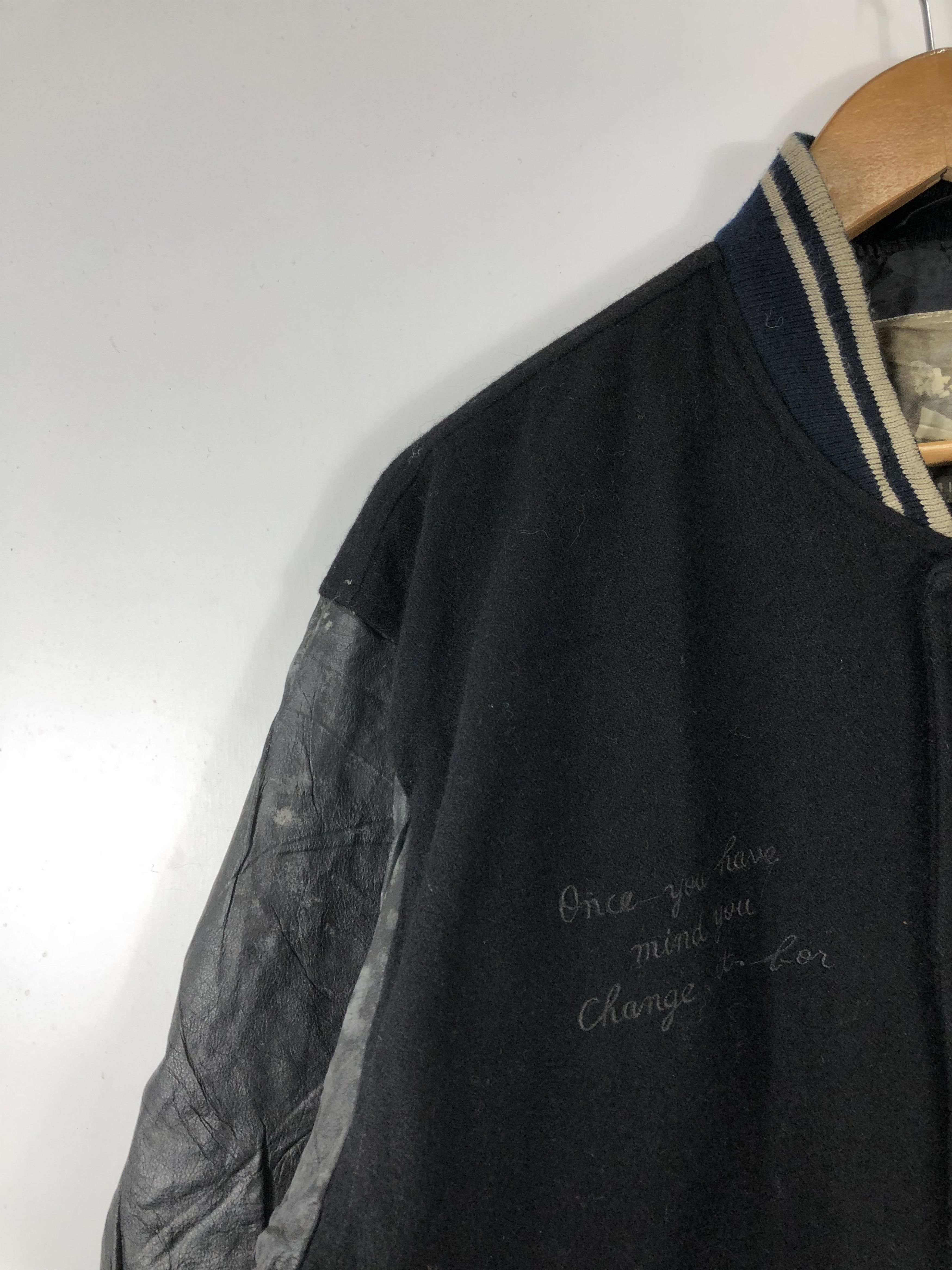 Vintage Vintage 80s Embroidered Varsity Jacket Leather V0235 Size US L / EU 52-54 / 3 - 6 Thumbnail