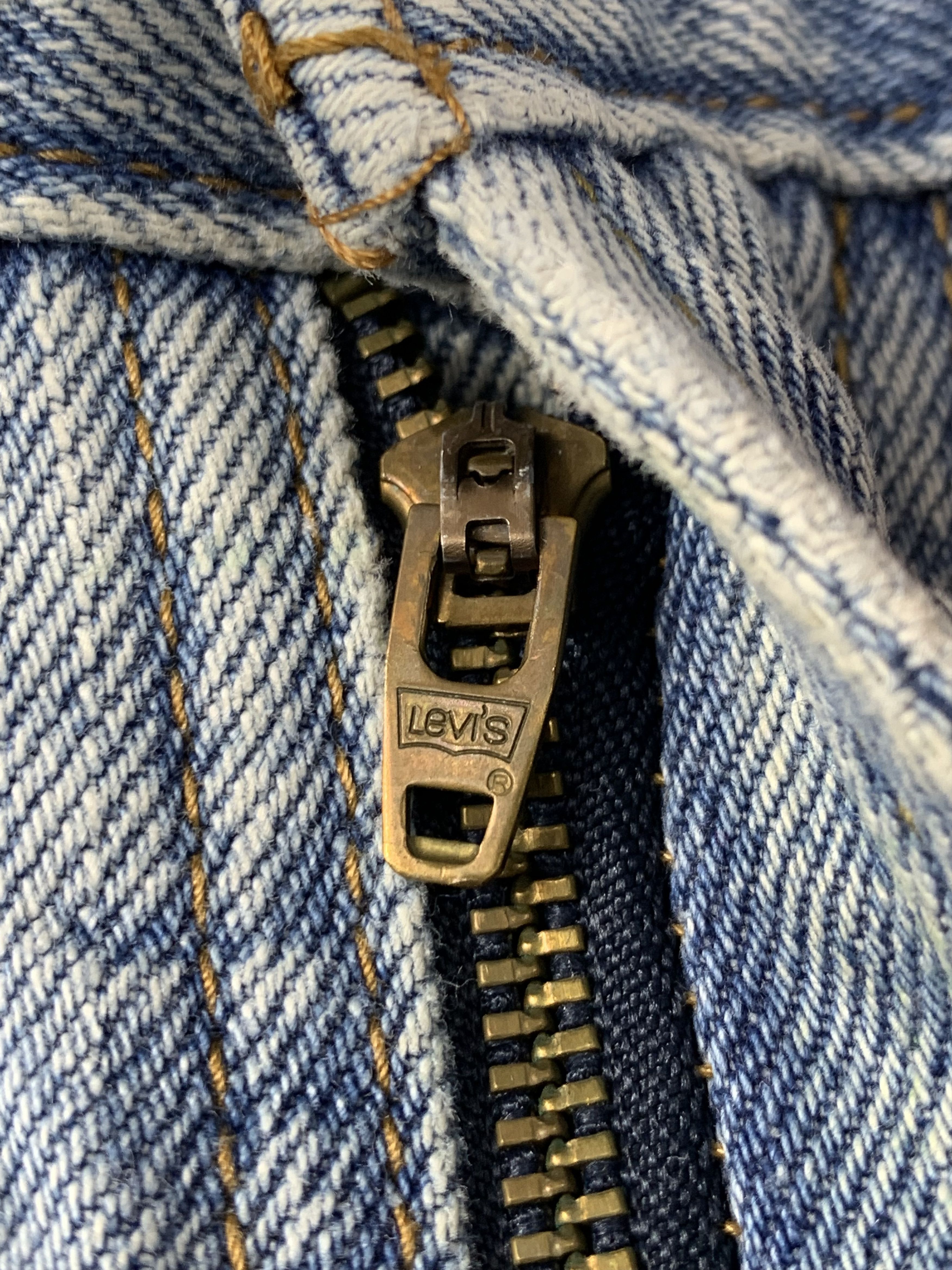 Levi's Vintage Levis 505 Light Wash Jeans DP2119 Size US 31 - 12 Thumbnail