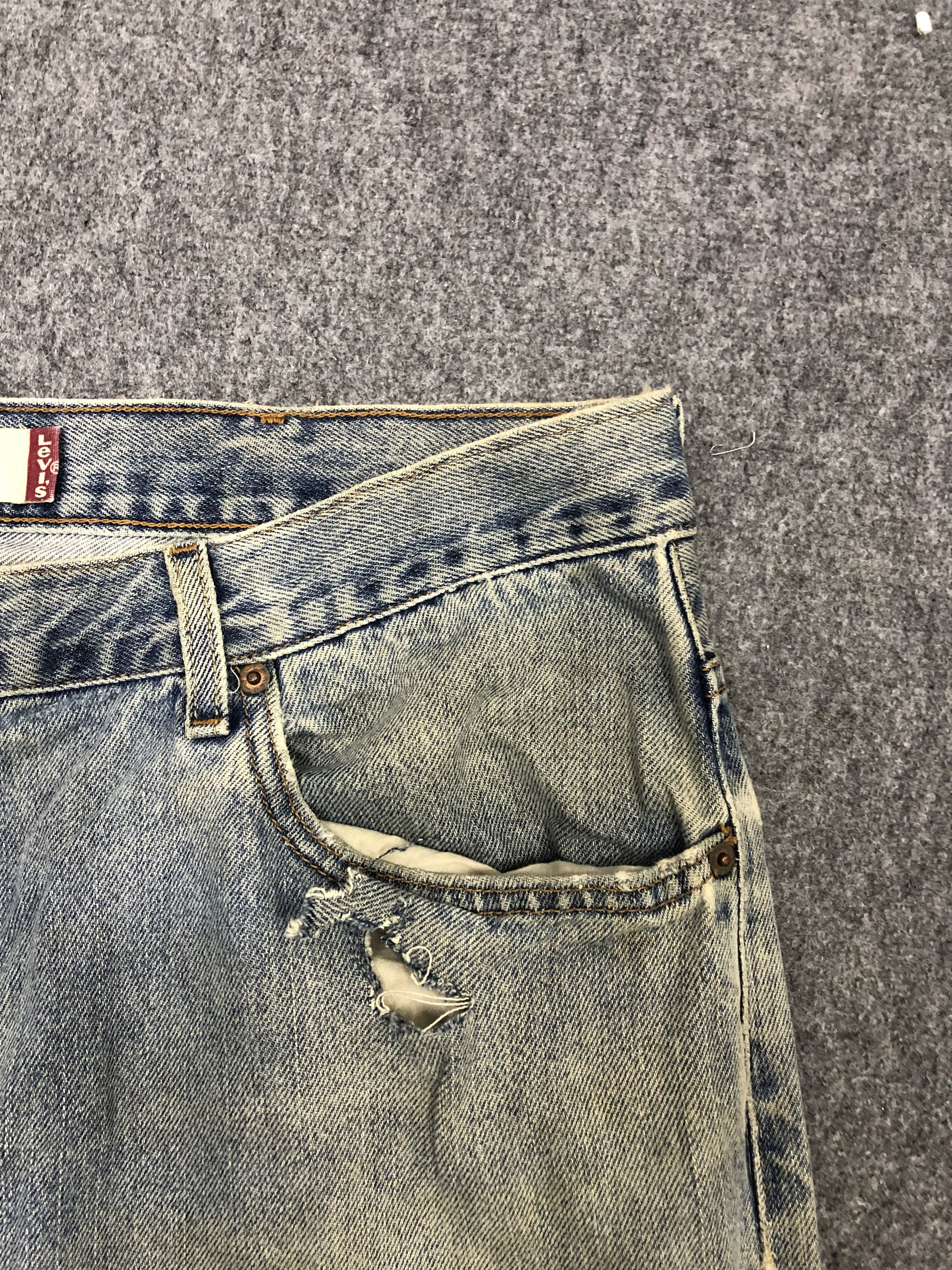 Levi's Vintage Levis 550 Jeans DP1106 Size US 39 - 7 Thumbnail