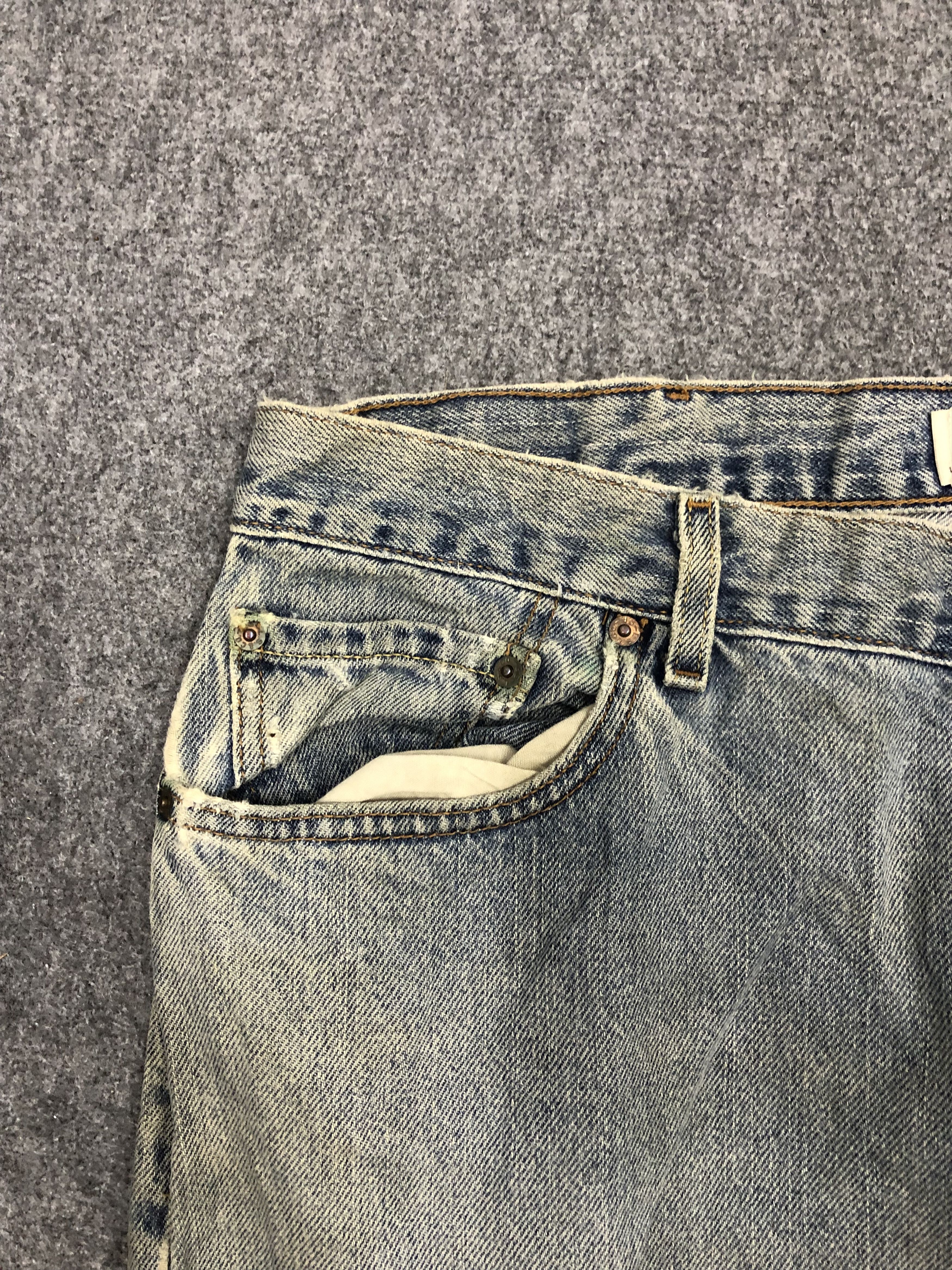 Levi's Vintage Levis 550 Jeans DP1106 Size US 39 - 8 Thumbnail