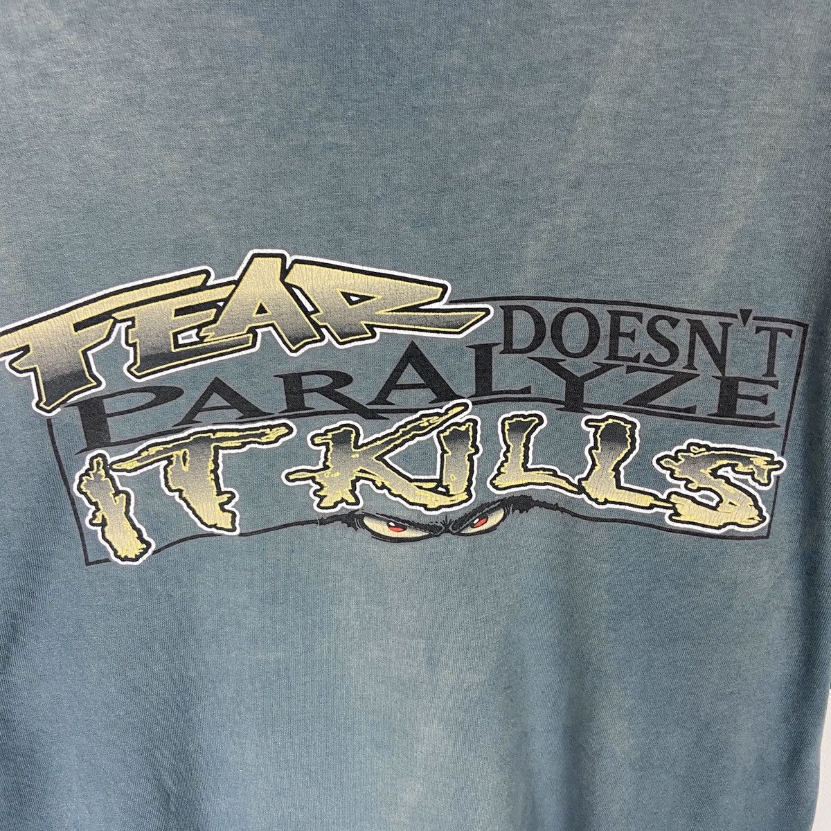No Fear Vintage 90s Faded No Fear Fear Doesn’t Paralyze It Kills tee Size US L / EU 52-54 / 3 - 4 Thumbnail