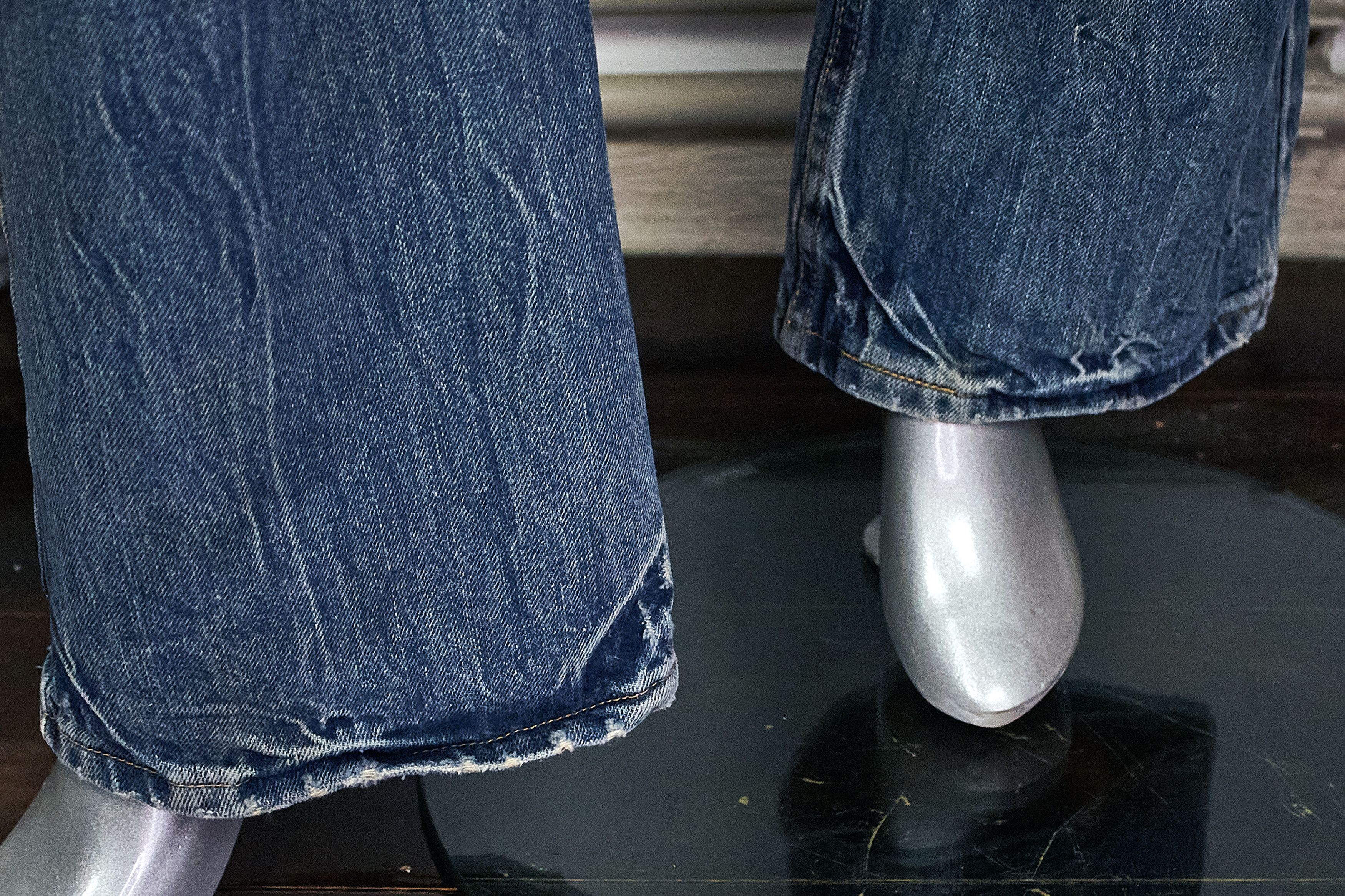 Levi's × Levi's Made & Crafted × Levi's Vintage Clothing Y2K Levis women's vintage flared jeans, Levi's denim Size 30" / US 8 / IT 44 - 8 Thumbnail