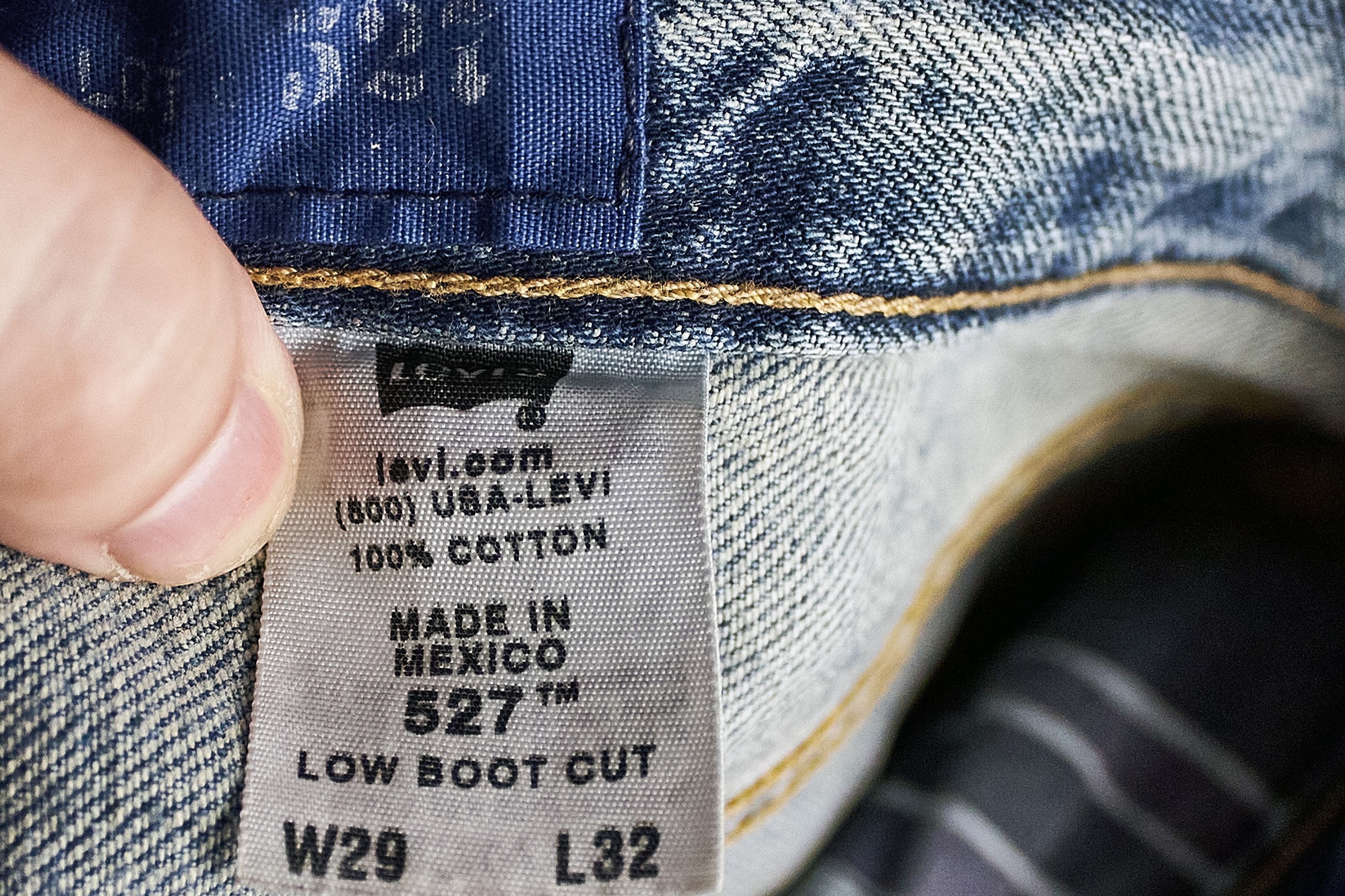 Levi's × Levi's Made & Crafted × Levi's Vintage Clothing Y2K Levis women's vintage flared jeans, Levi's denim Size 30" / US 8 / IT 44 - 12 Thumbnail