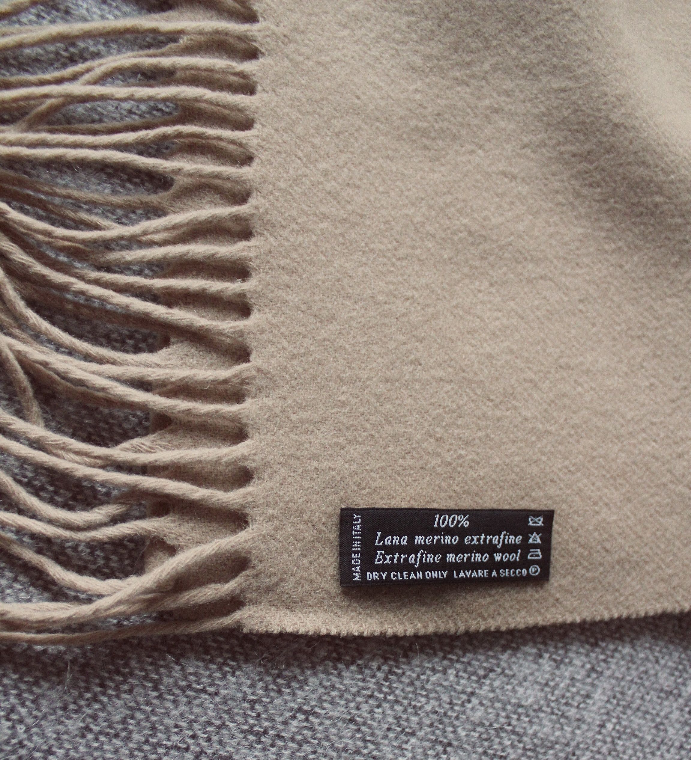 Moschino Vintage Camel Brown Long Scarf Extrafine Merino Wool Size ONE SIZE - 6 Thumbnail