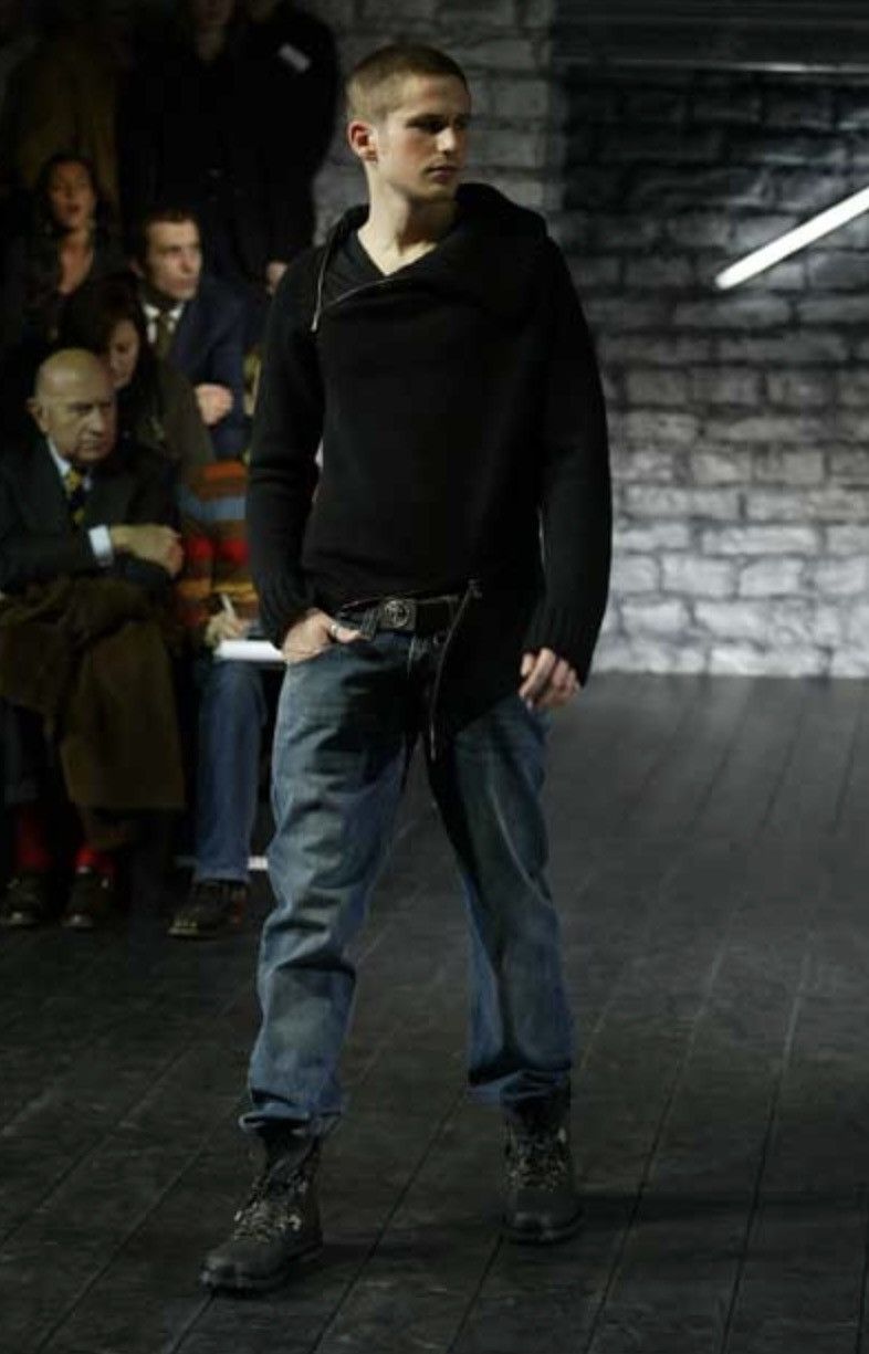 Dolce & Gabbana Runway AW03 Twisted Zip Wool Sweater | Grailed