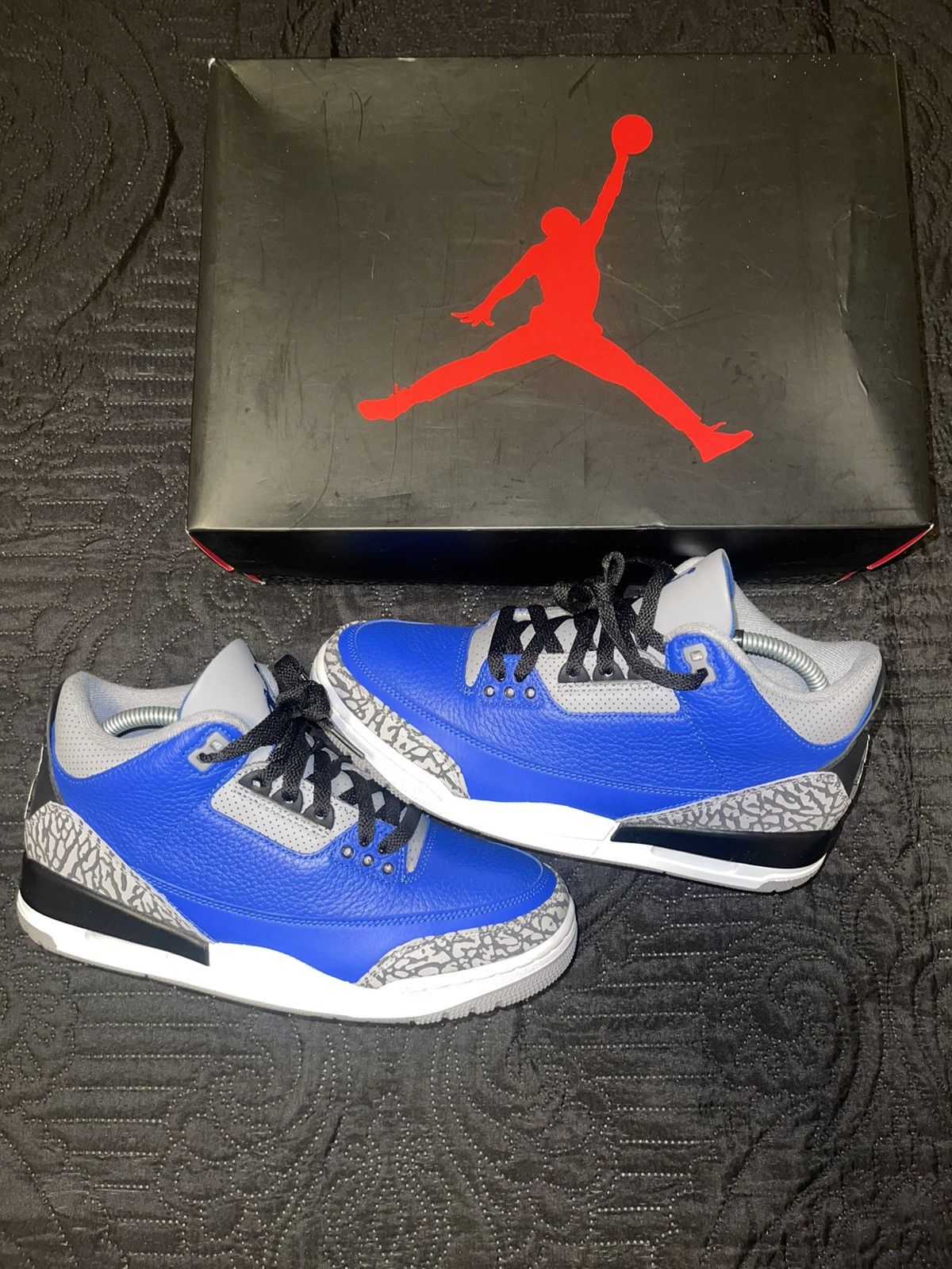 Jordan Brand Air Jordan Retro 3 “Varsity Royal” Size US 8 / EU 41 - 1 Thumbnail