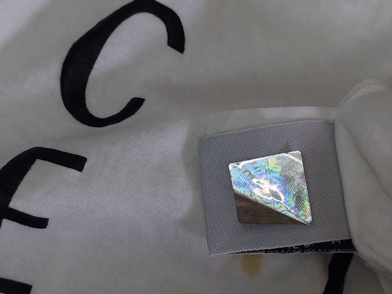 Versace Jeans Couture × Vintage VINTAGE 90s VERSACE JEAN COUTURE ART TSHIRT Size US M / EU 48-50 / 2 - 14 Thumbnail