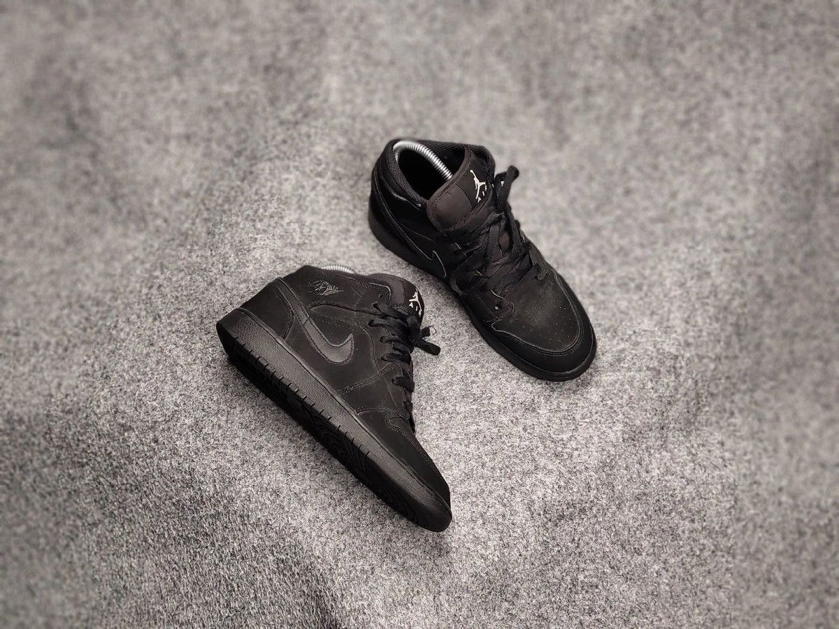 Nike 🔥 Nike Air Jordan 1 Mid GS Black Vintage Hi-Top Sneakers Size US 6.5 / EU 39-40 - 10 Thumbnail
