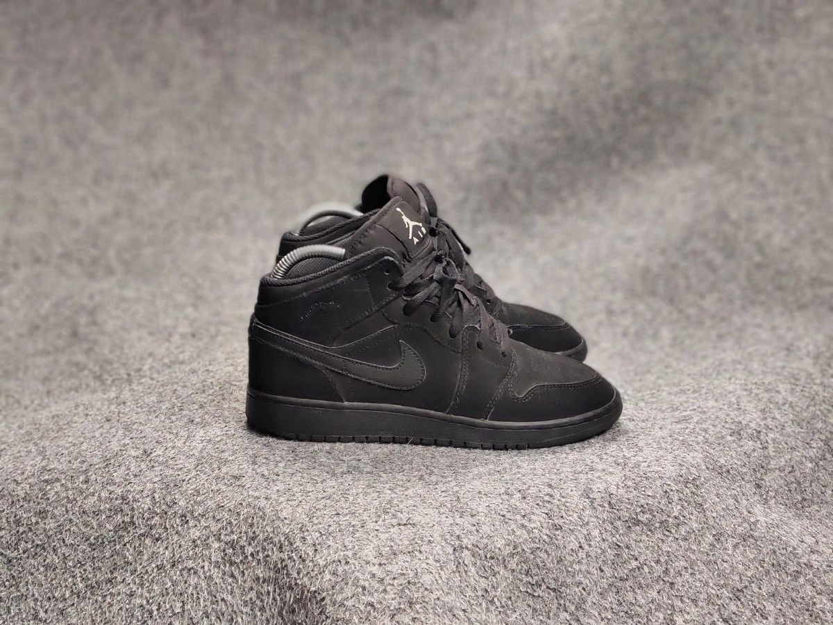 Nike 🔥 Nike Air Jordan 1 Mid GS Black Vintage Hi-Top Sneakers Size US 6.5 / EU 39-40 - 6 Thumbnail