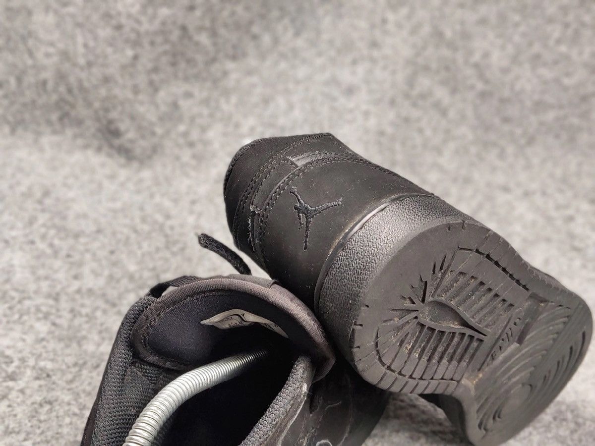 Nike 🔥 Nike Air Jordan 1 Mid GS Black Vintage Hi-Top Sneakers Size US 6.5 / EU 39-40 - 17 Thumbnail