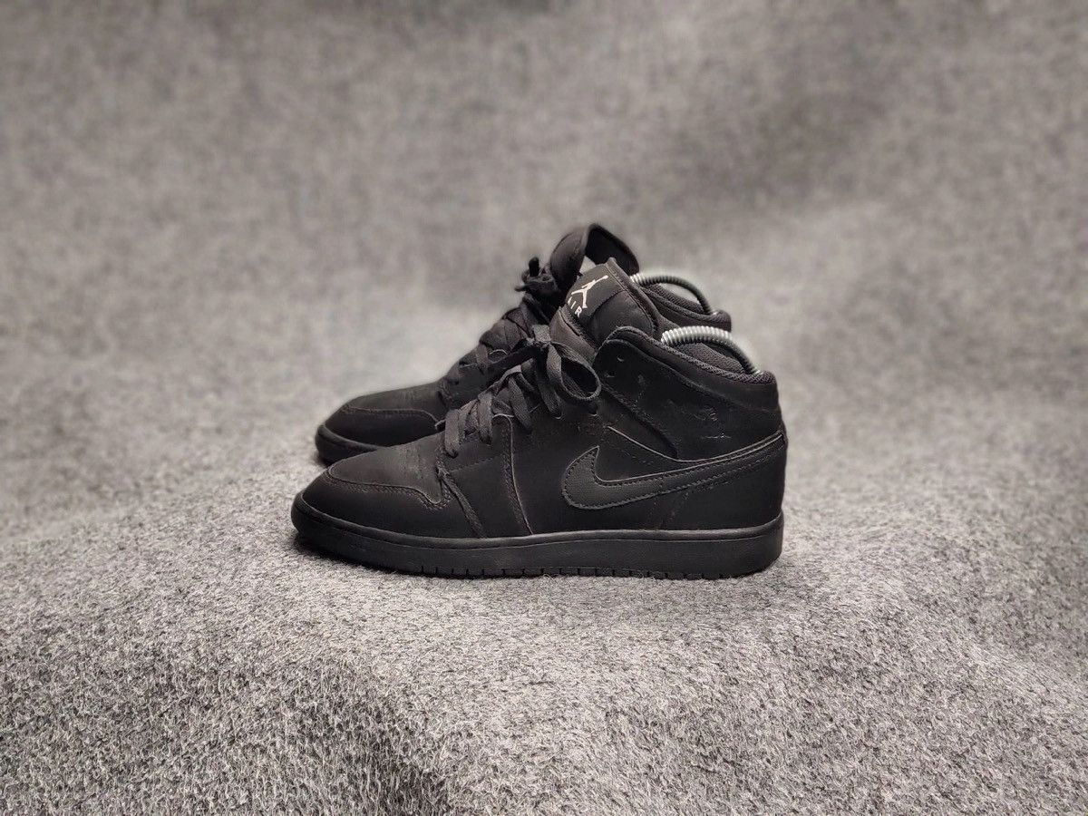 Nike 🔥 Nike Air Jordan 1 Mid GS Black Vintage Hi-Top Sneakers Size US 6.5 / EU 39-40 - 3 Thumbnail