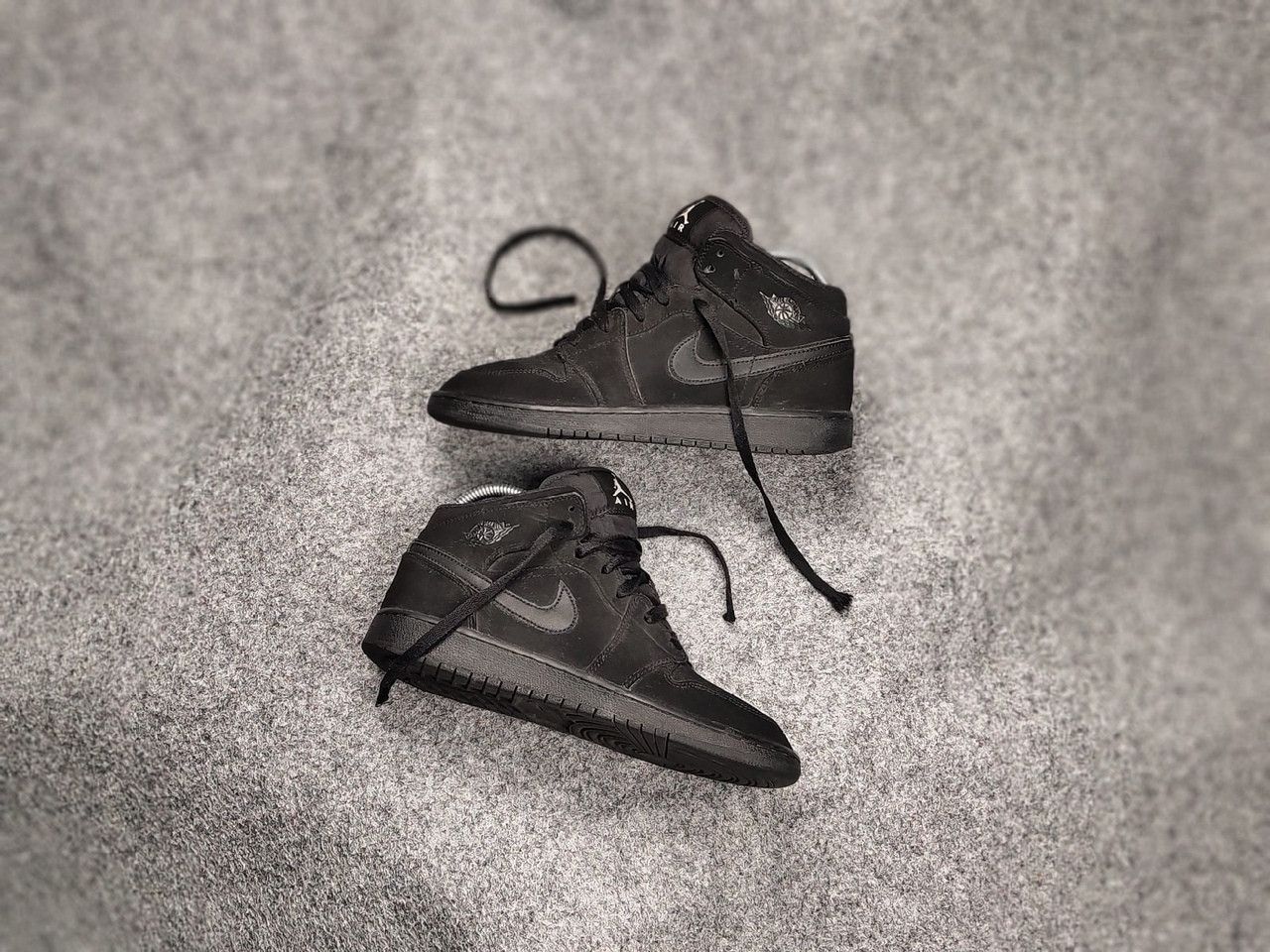 🔥 Nike Air Jordan 1 Mid GS Black Vintage Hi-Top Sneakers