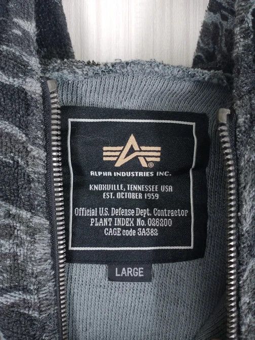 Alpha Industries Rare Vintage Alpha Industries Tiger Camo Zip Hoodie Size US L / EU 52-54 / 3 - 5 Thumbnail