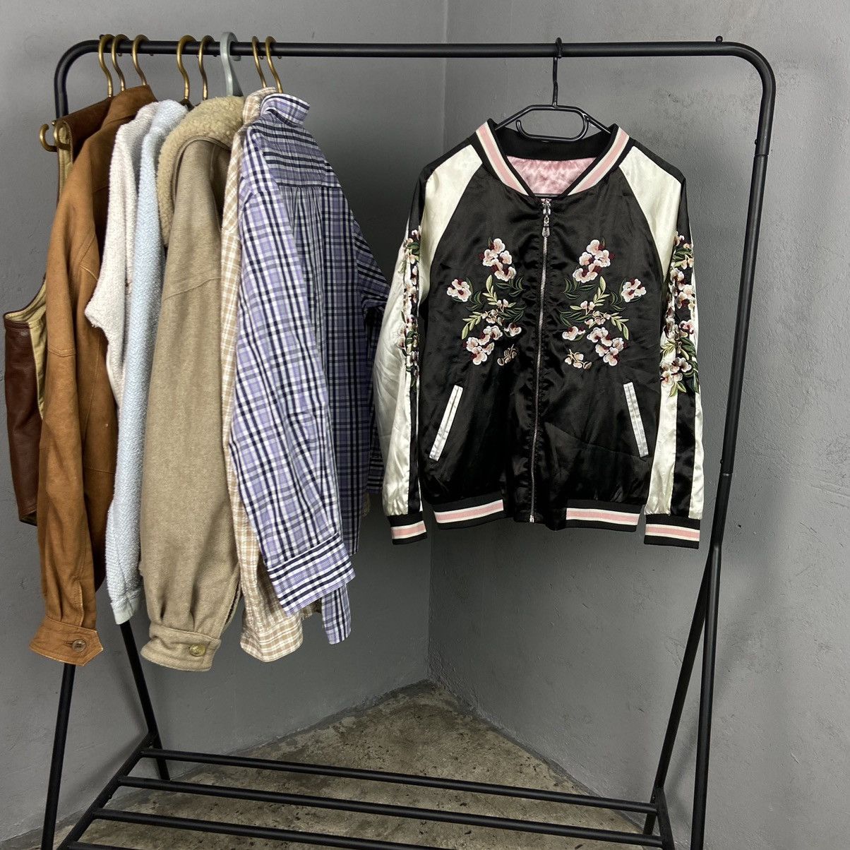 Japanese Brand SUKAJAN SOUVENIR EMBROIDERED SAKURA BOMBER JACKET - № 2054 Size M / US 6-8 / IT 42-44 - 1 Thumbnail