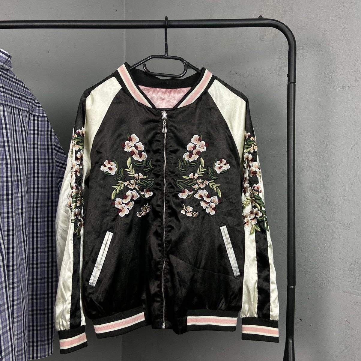 Japanese Brand SUKAJAN SOUVENIR EMBROIDERED SAKURA BOMBER JACKET - № 2054 Size M / US 6-8 / IT 42-44 - 3 Thumbnail