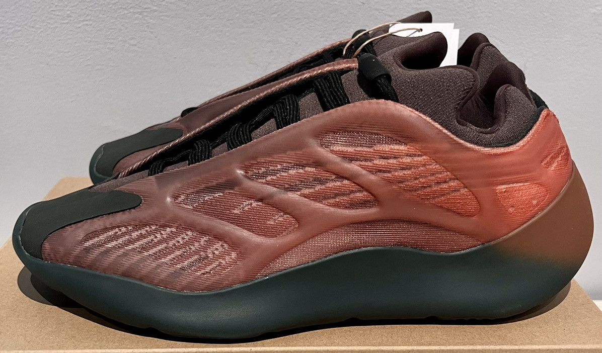 Adidas × Kanye West Authentic Adidas Yeezy Kanye West 700 V3 copper fade 10.5 Size US 10.5 / EU 43-44 - 3 Thumbnail