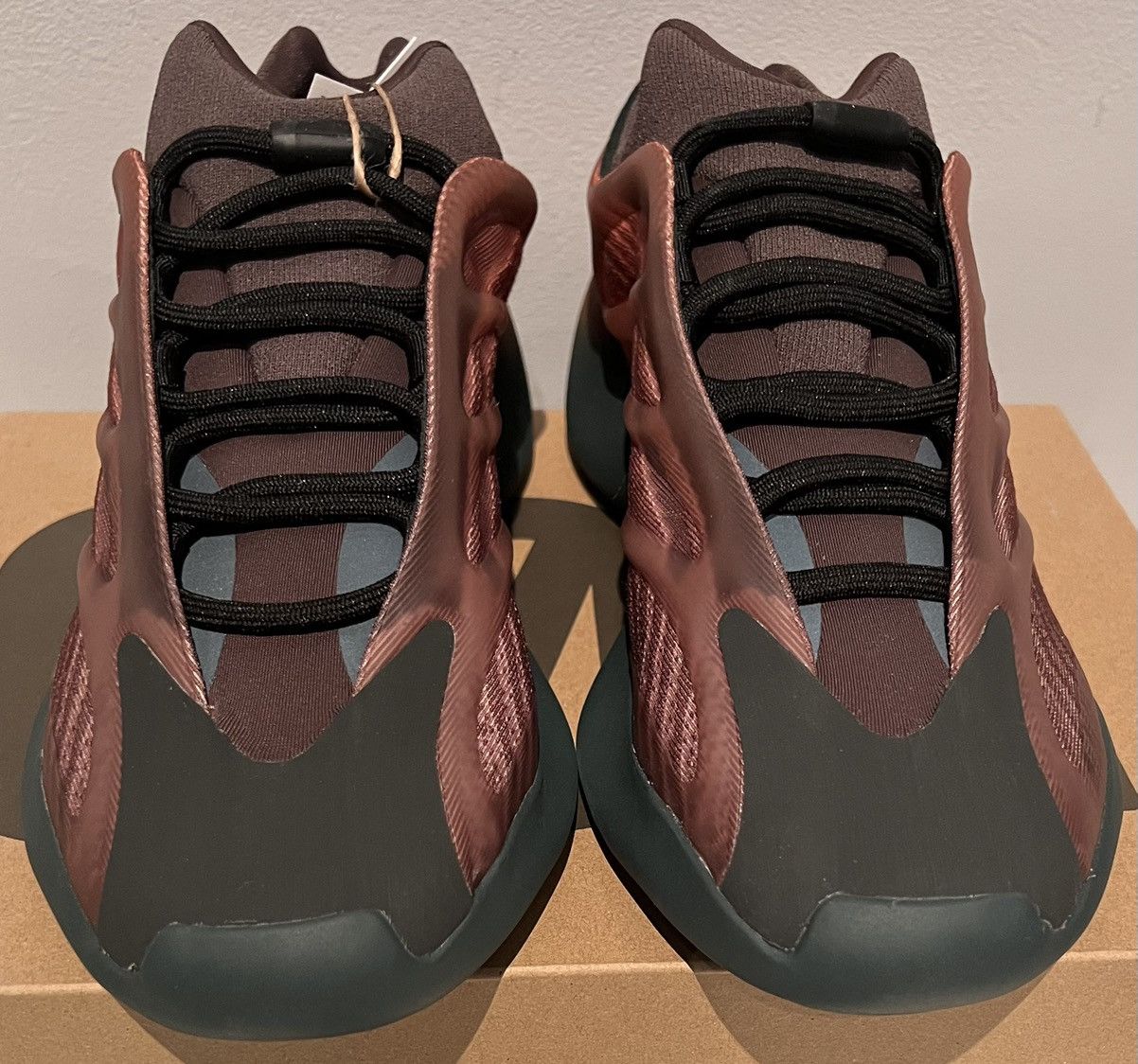 Adidas × Kanye West Authentic Adidas Yeezy Kanye West 700 V3 copper fade 10.5 Size US 10.5 / EU 43-44 - 2 Thumbnail