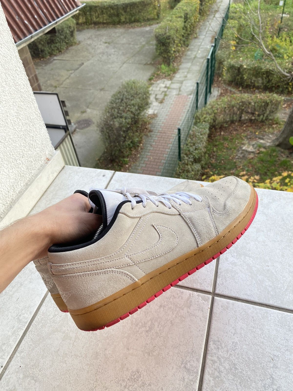 Air jordan 1 low white gum hyper pink online