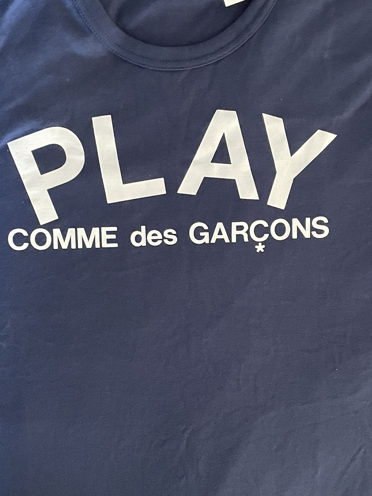 Comme des Garcons COMME des GARÇONS Play Text T-Shirt Navy Size US XXL / EU 58 / 5 - 2 Thumbnail