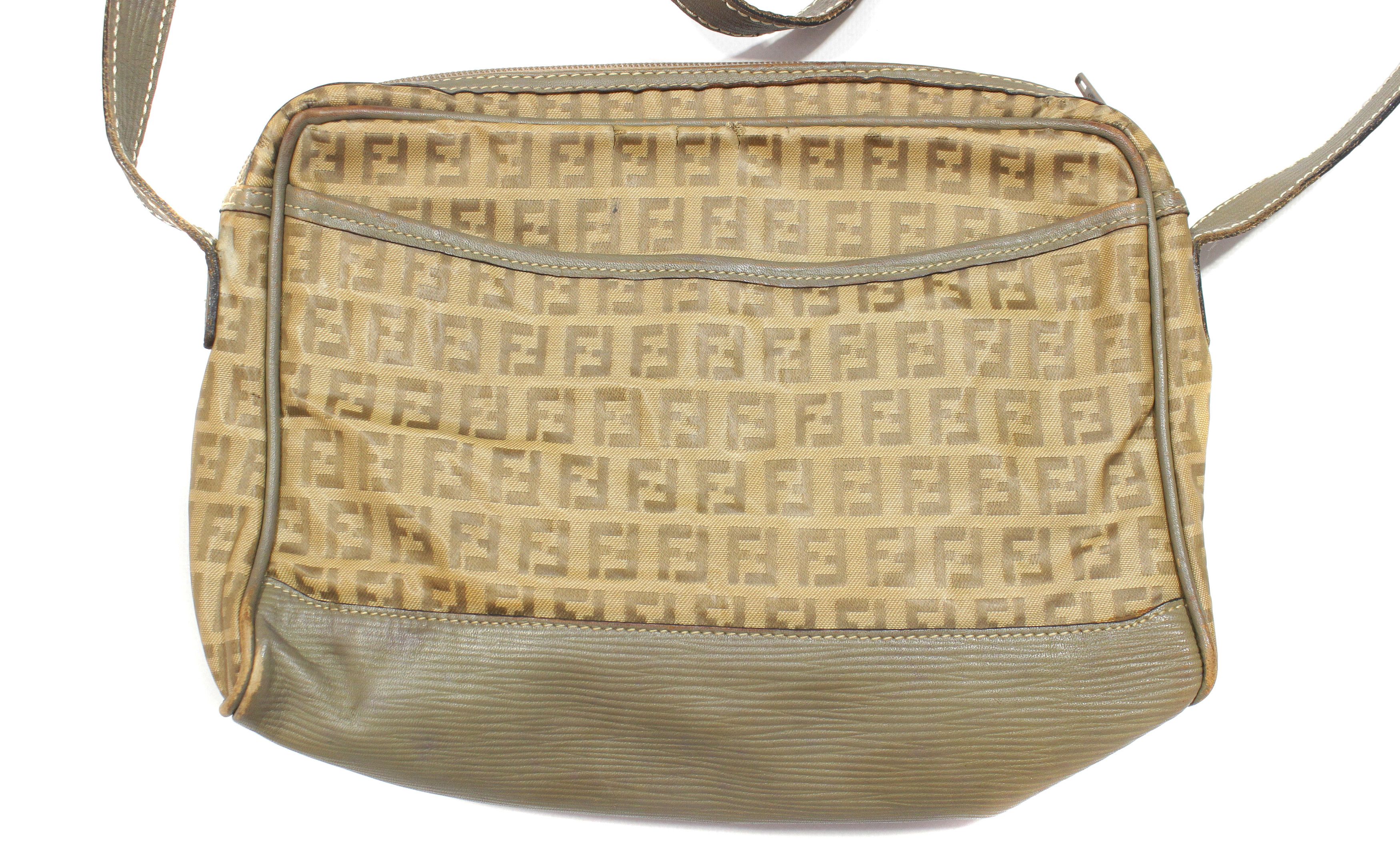 Fendi 90S Logo Monogram Bag Vintage Size ONE SIZE - 3 Thumbnail