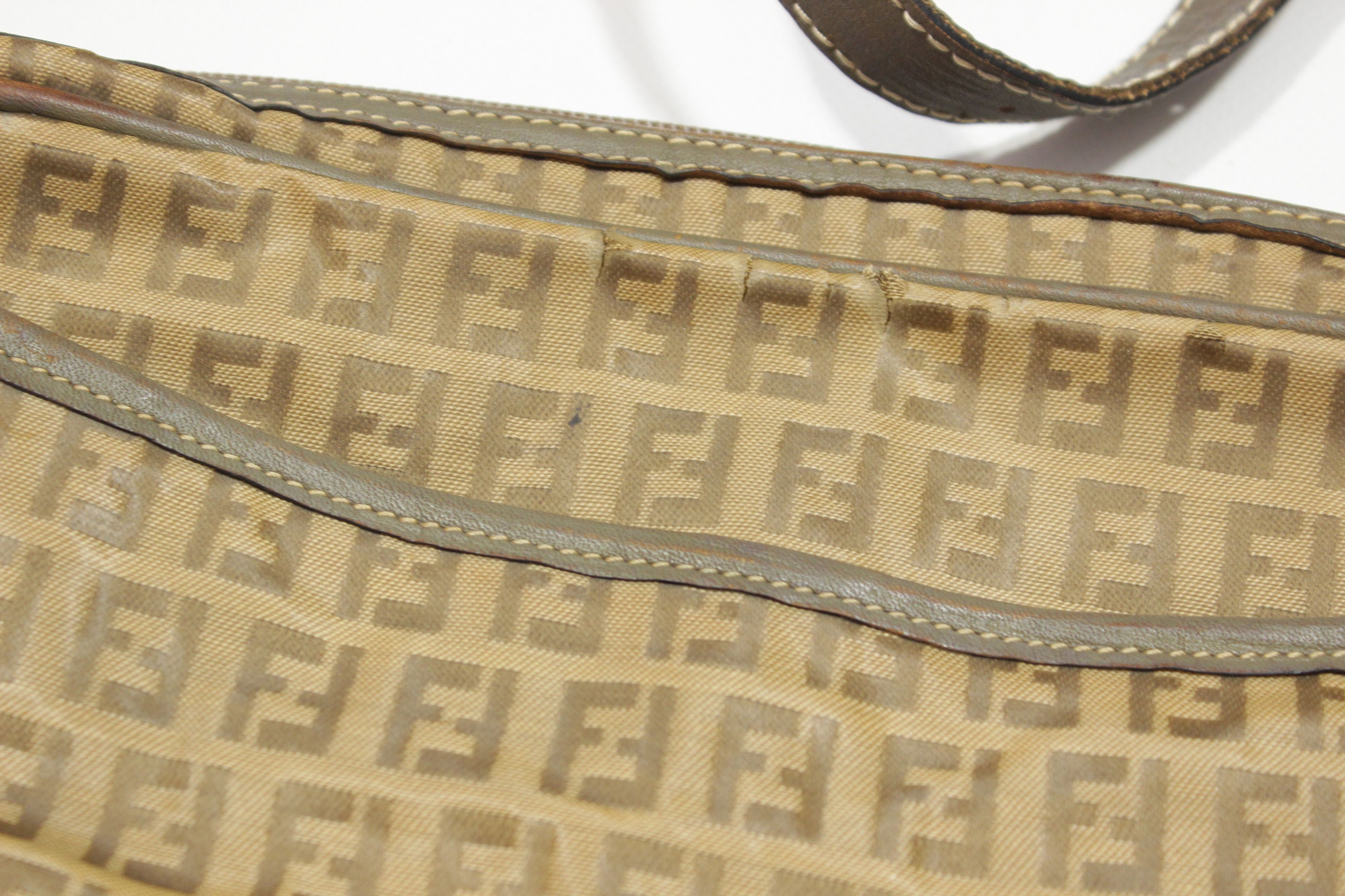 Fendi 90S Logo Monogram Bag Vintage Size ONE SIZE - 4 Thumbnail