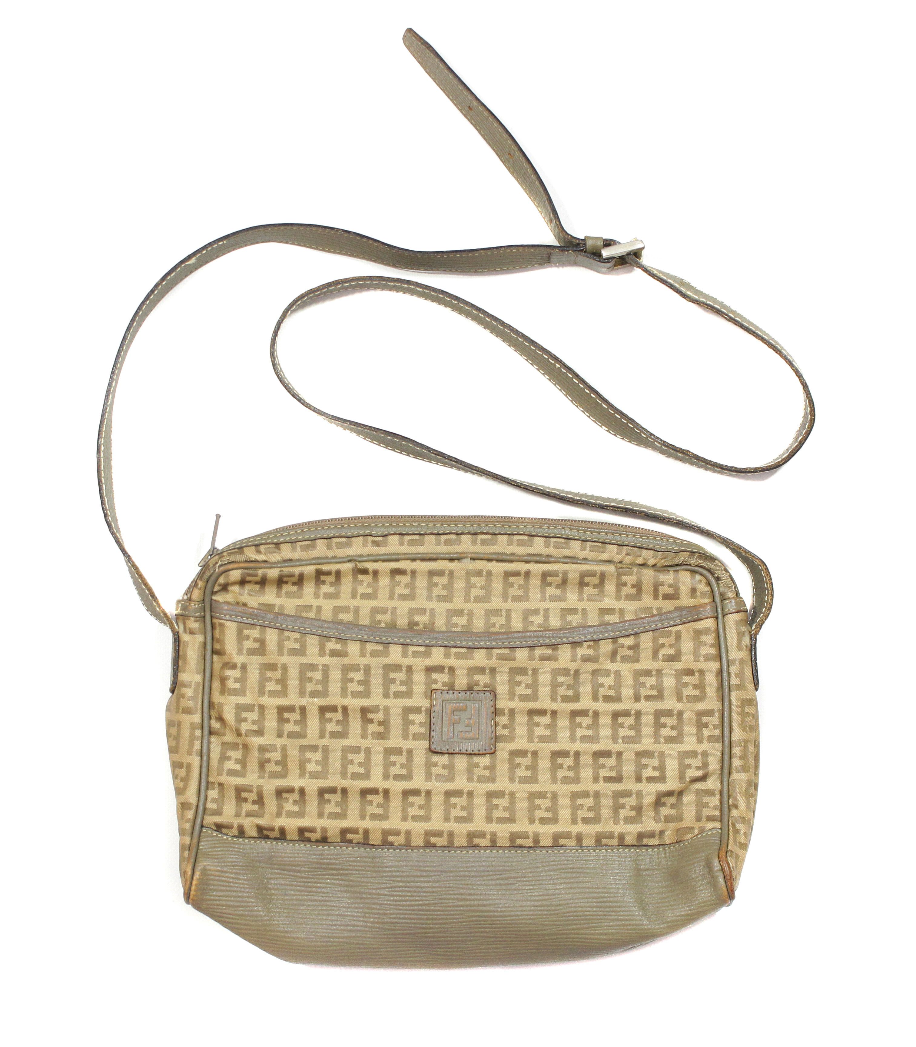 Fendi 90S Logo Monogram Bag Vintage Size ONE SIZE - 1 Thumbnail