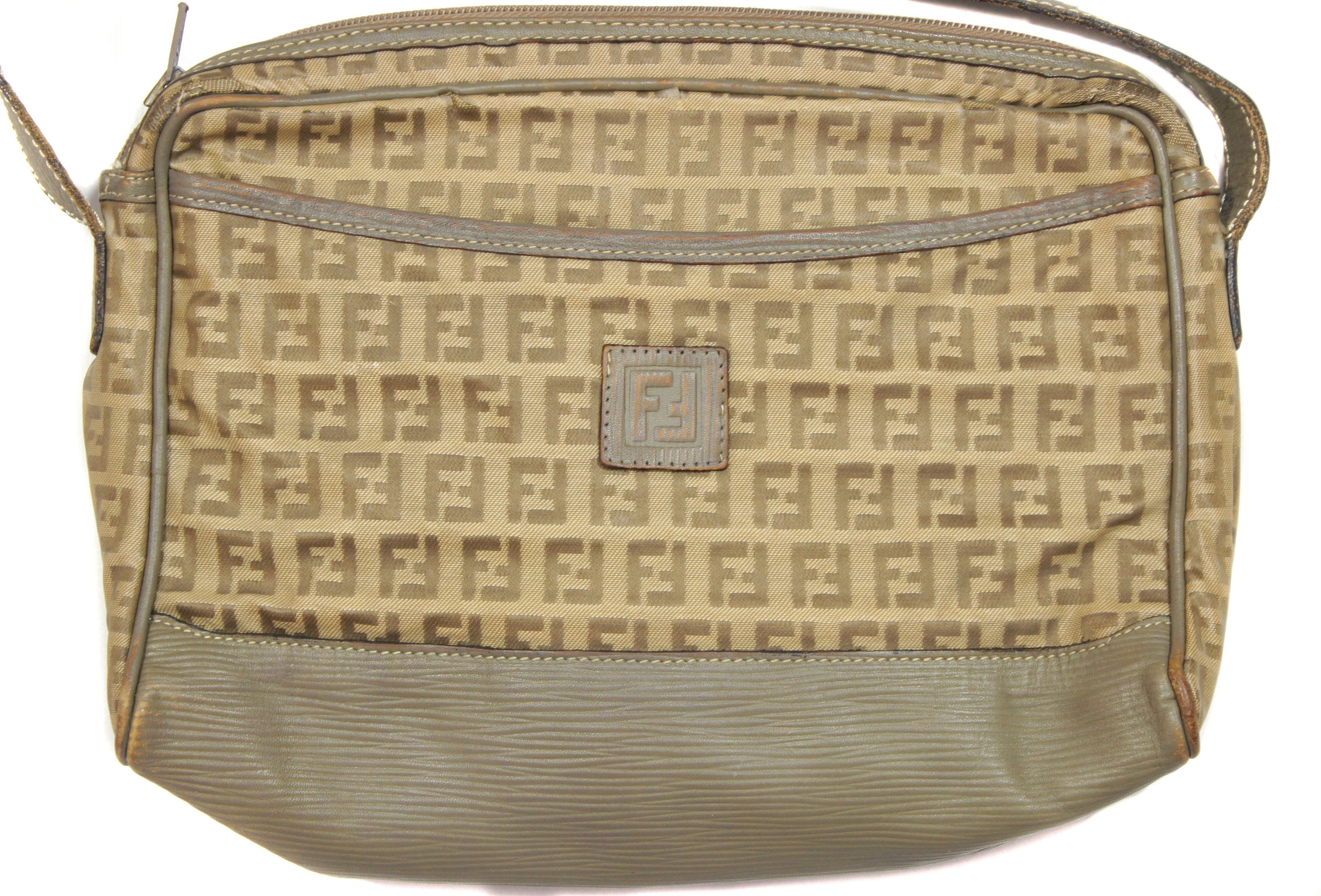 Fendi 90S Logo Monogram Bag Vintage Size ONE SIZE - 2 Thumbnail
