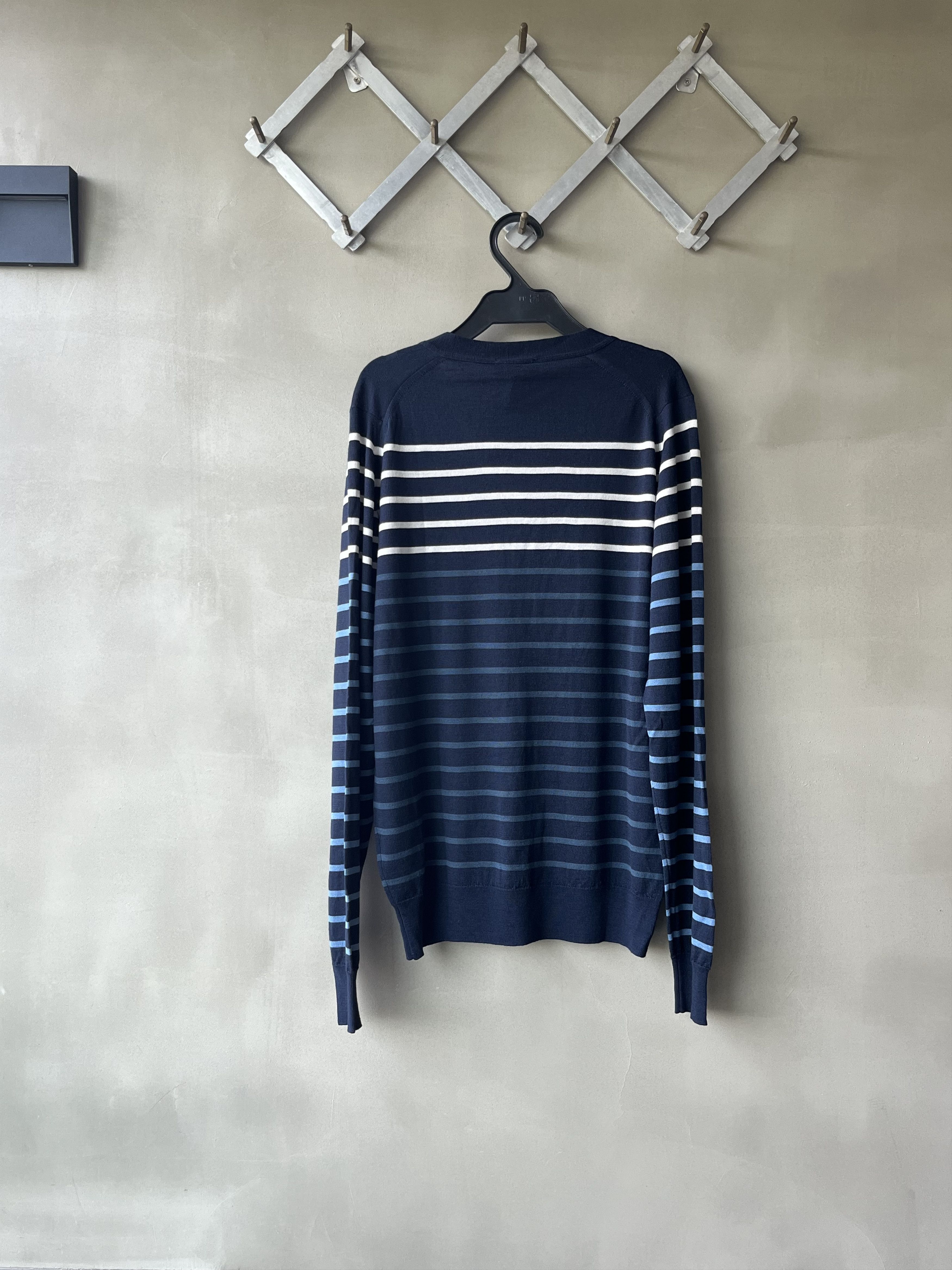 John Smedley John Smedley England New Zealand Merino Fine Knit Cardigan S Size US S / EU 44-46 / 1 - 4 Thumbnail