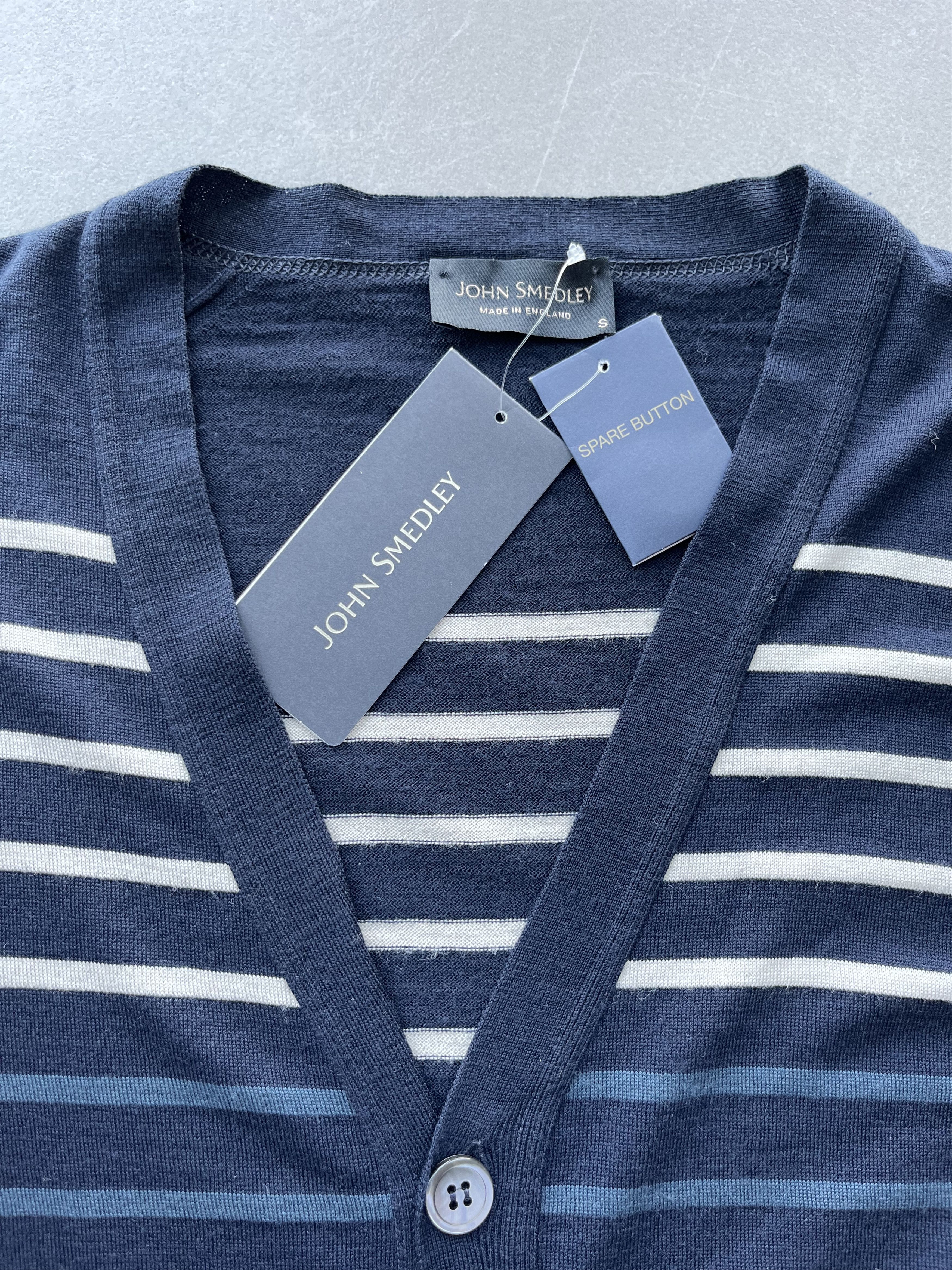 John Smedley John Smedley England New Zealand Merino Fine Knit Cardigan S Size US S / EU 44-46 / 1 - 7 Thumbnail