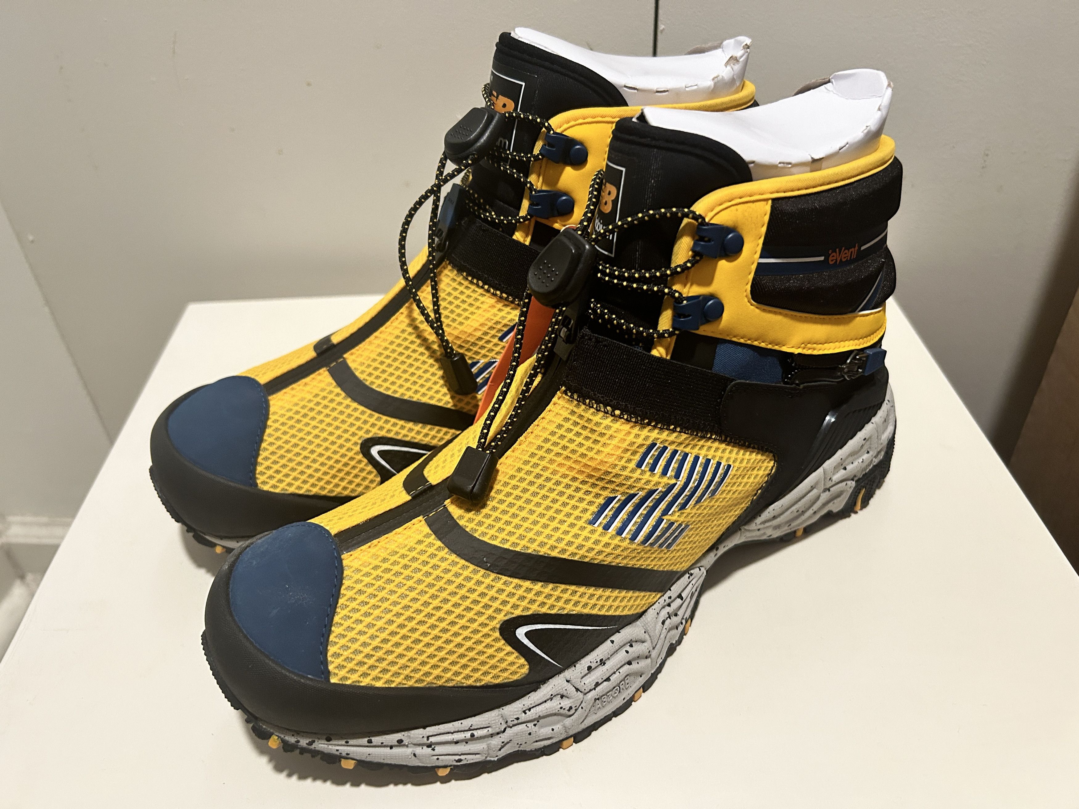 New Balance × Snow Peak Tokyo Design Studio “NIOBIUM CONCEPT” Snow Peak yellow Size US 11.5 / EU 44-45 - 2 Thumbnail