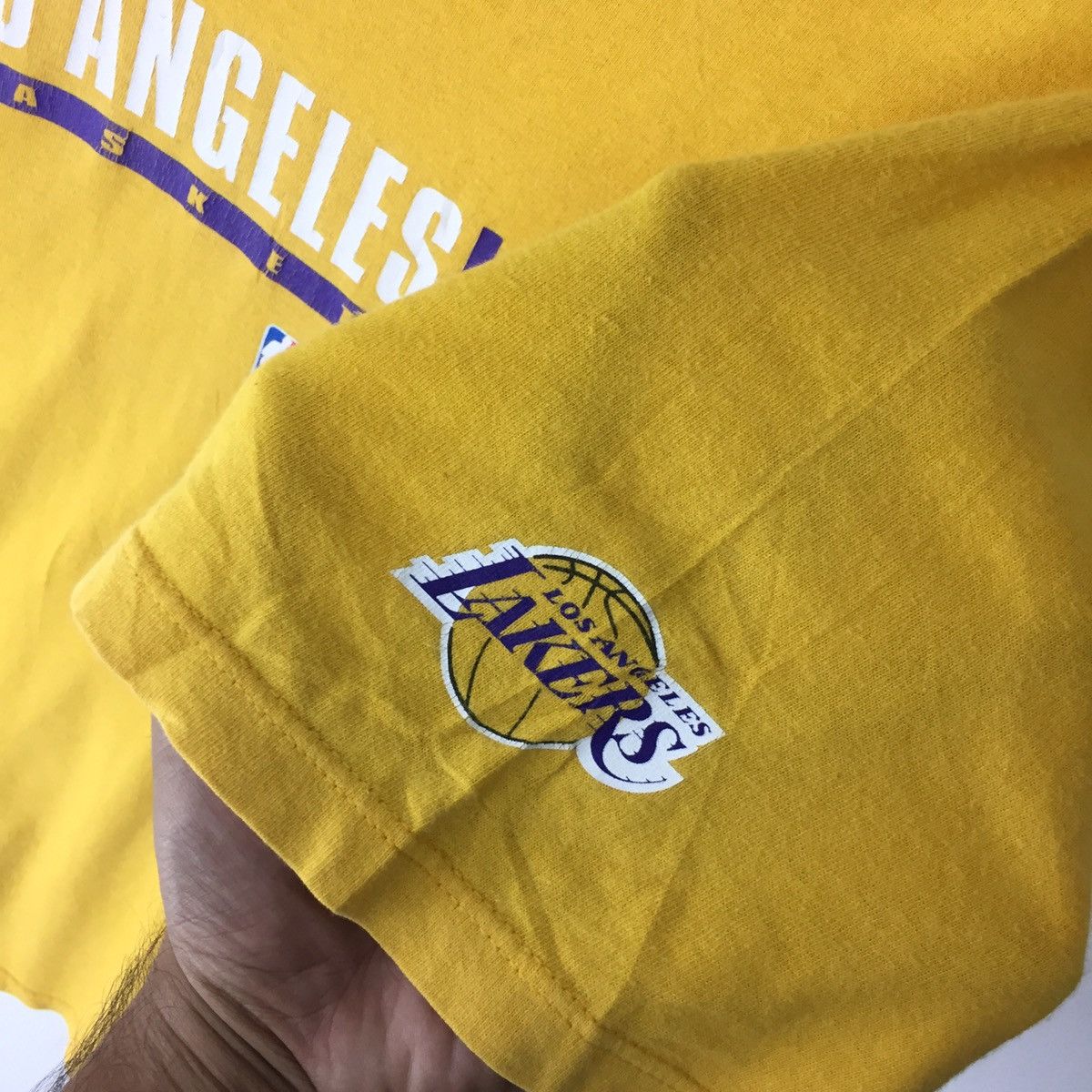NBA Vintage Rare Design center swoosh kobe bryant Size US M / EU 48-50 / 2 - 4 Thumbnail