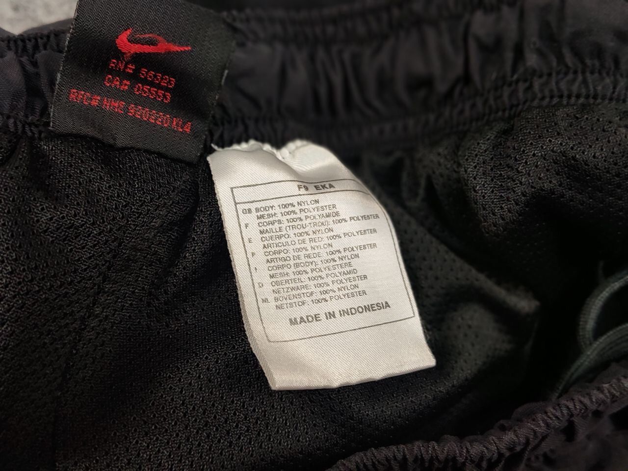 Nike Vintage Nike Swoosh Track Black Jogger Pants Travis Scott Size US 34 / EU 50 - 19 Thumbnail